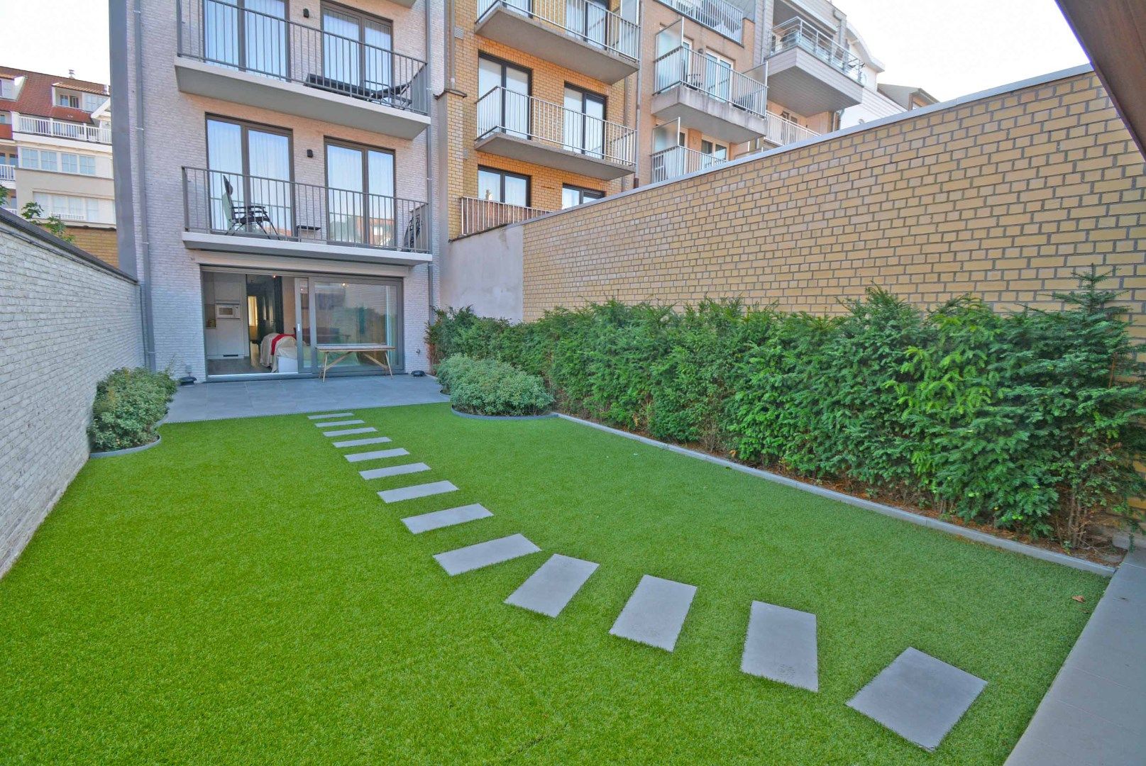 Charmant recent gelijkvloers appartement met tuin, centraal gelegen op wandelafstand van de zee. foto 10