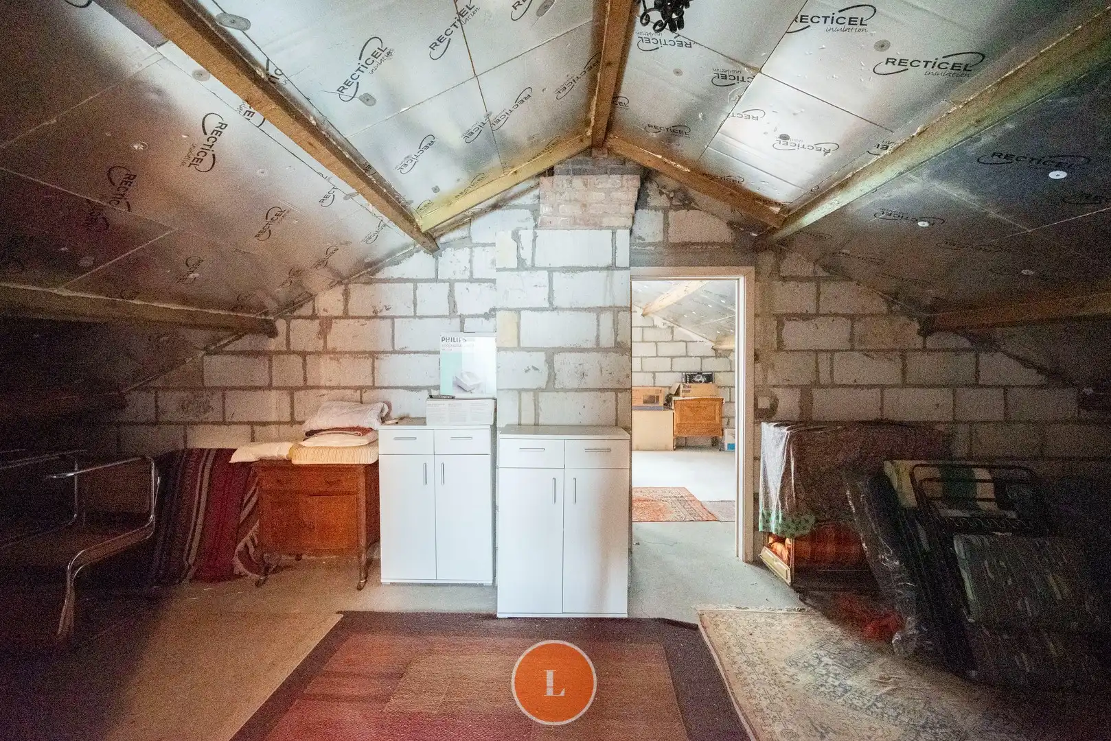 Alleenstaande statige bungalow met tuin en garage foto 17