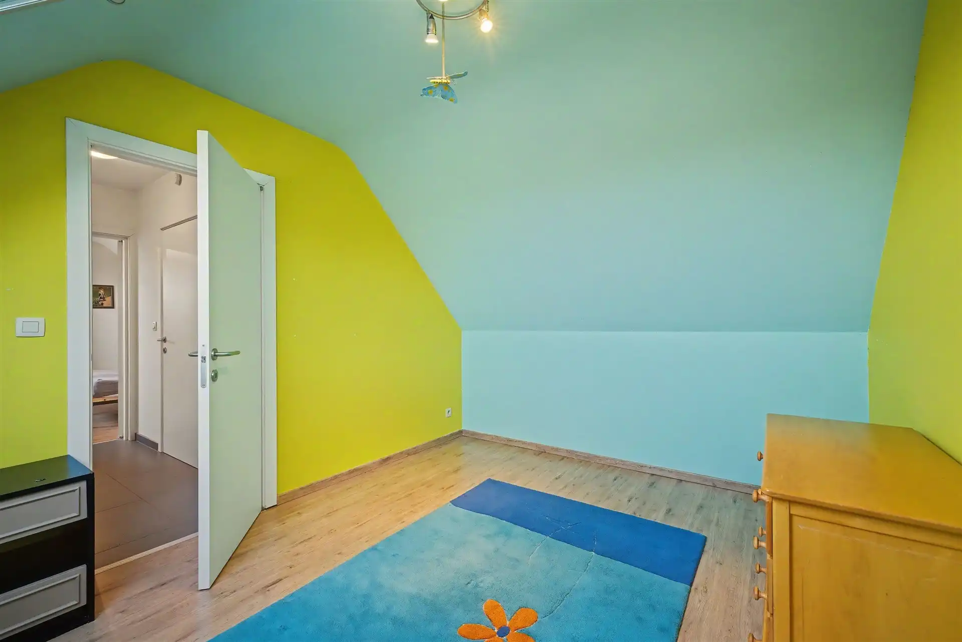 Ruim duplex appartement met 3 slaapkamers & 2 badkamers (128m²) foto 16