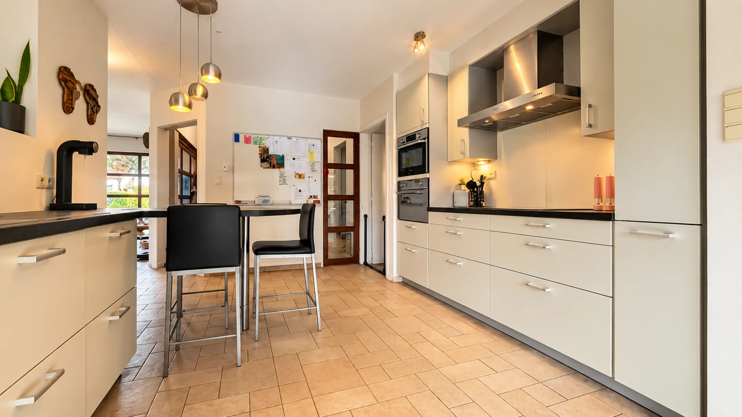 Open bebouwing met ruime kelder + garage nabij Schulensmeer! foto 11