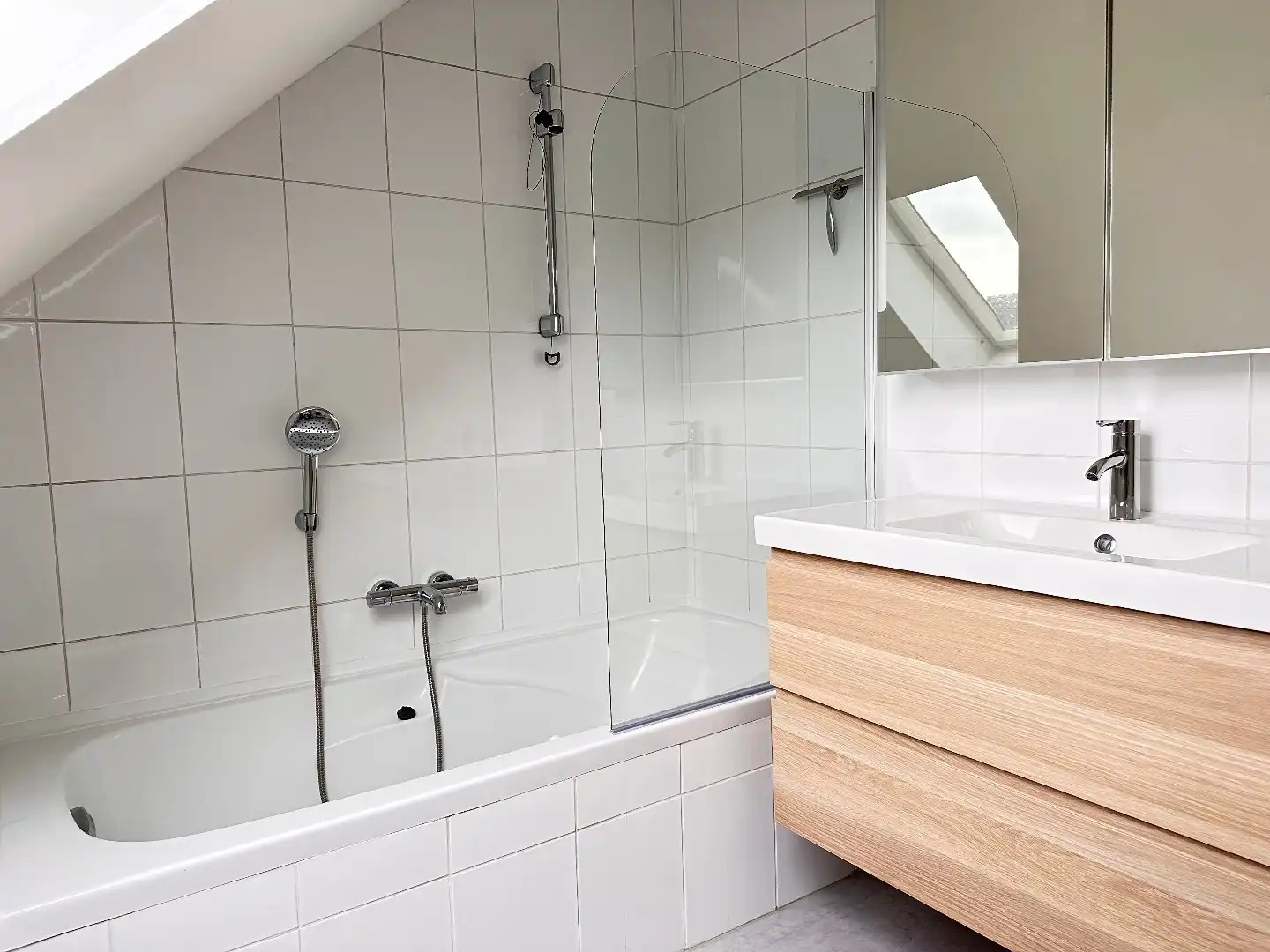 Duplex-appartement met 2 slaapkamers en 1 autostandplaats in Lanaken centrum  !  foto 10