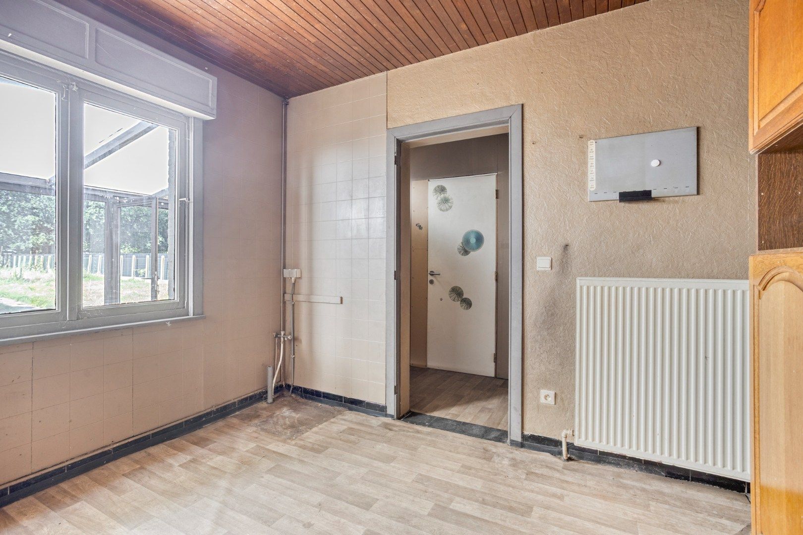 Te renoveren woning, rustig en landelijk gelegen op 1.265 m² nabij het centrum ! foto 7