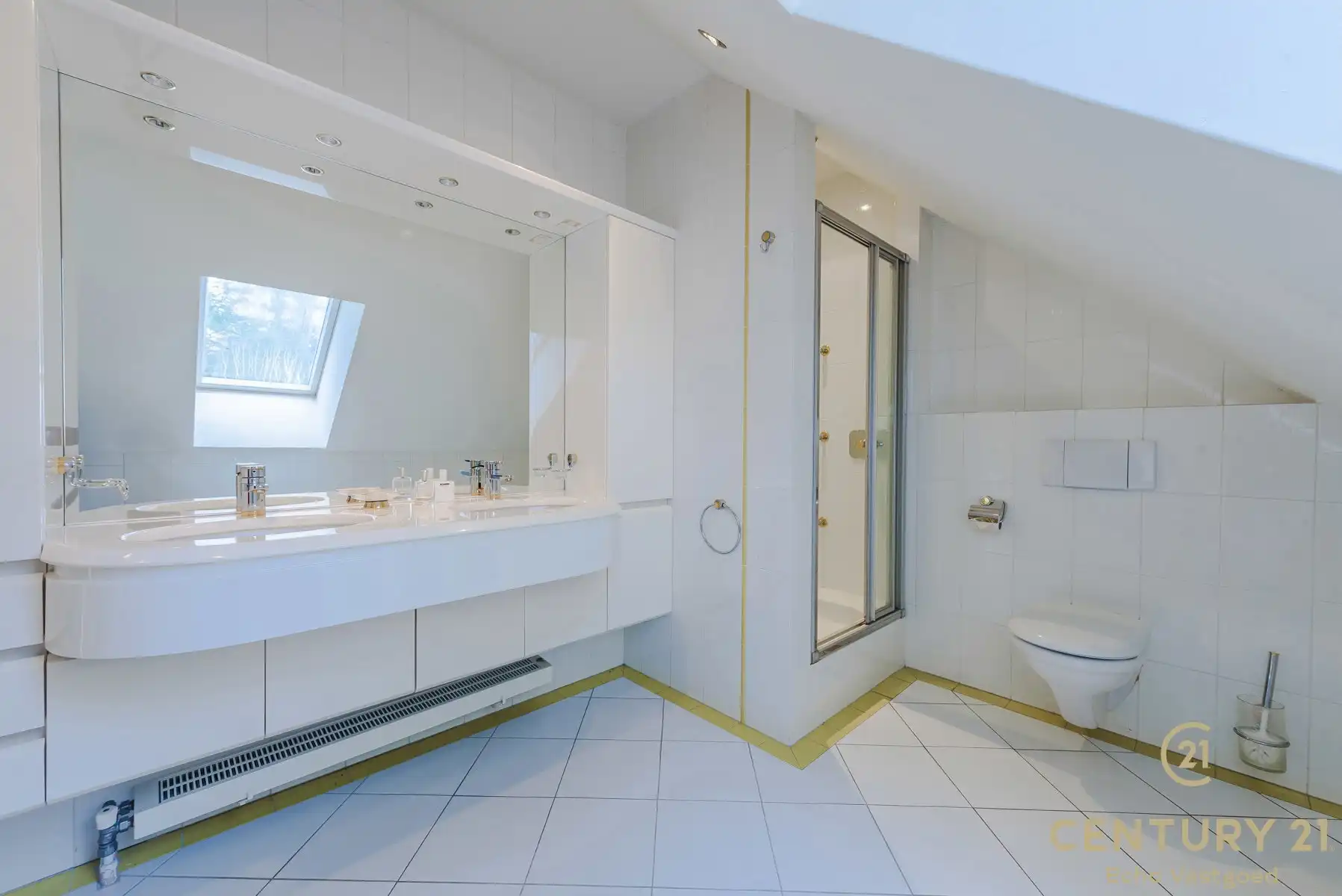 Karaktervol landhuis met prachtige tuin op ca 2202m² foto 27