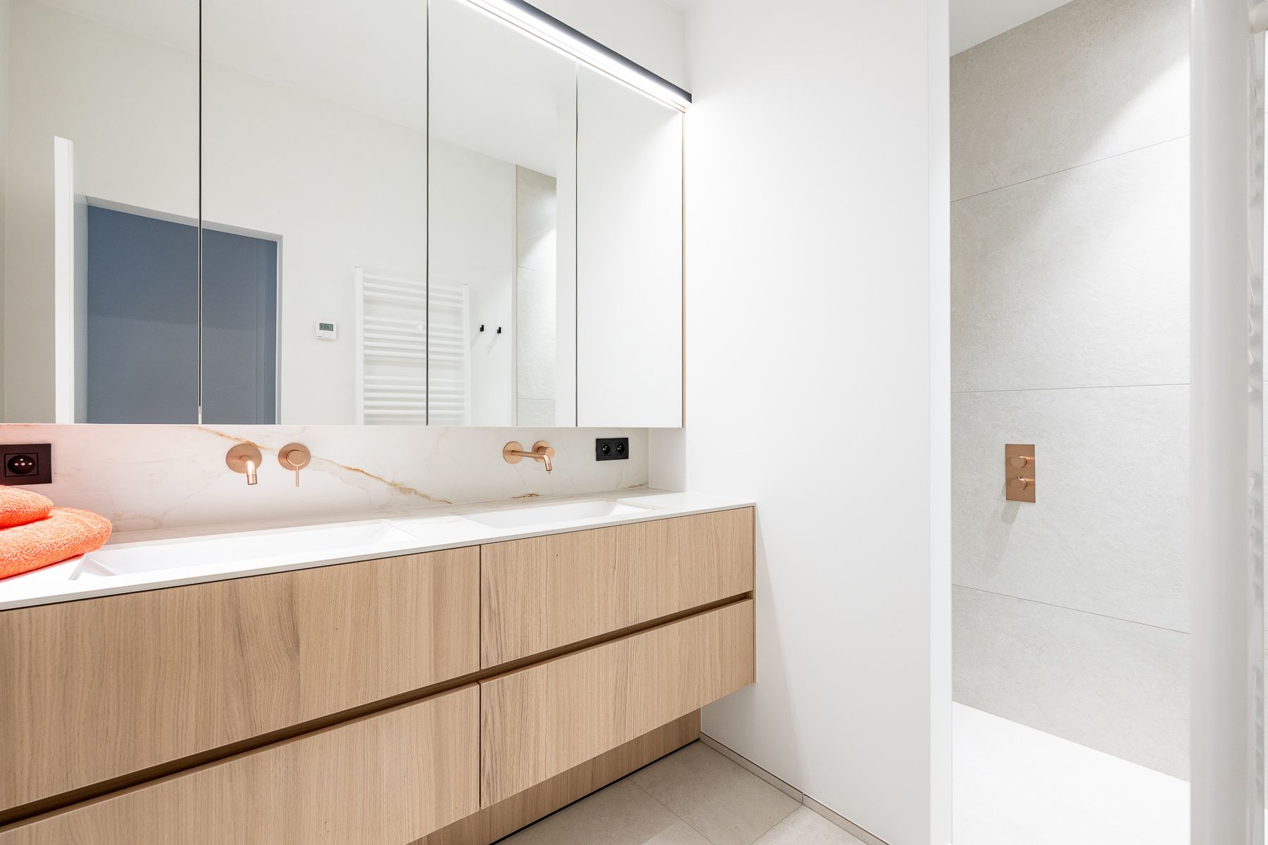 Luxueus gerenoveerd en lichtrijk appartement - Zoute foto 21