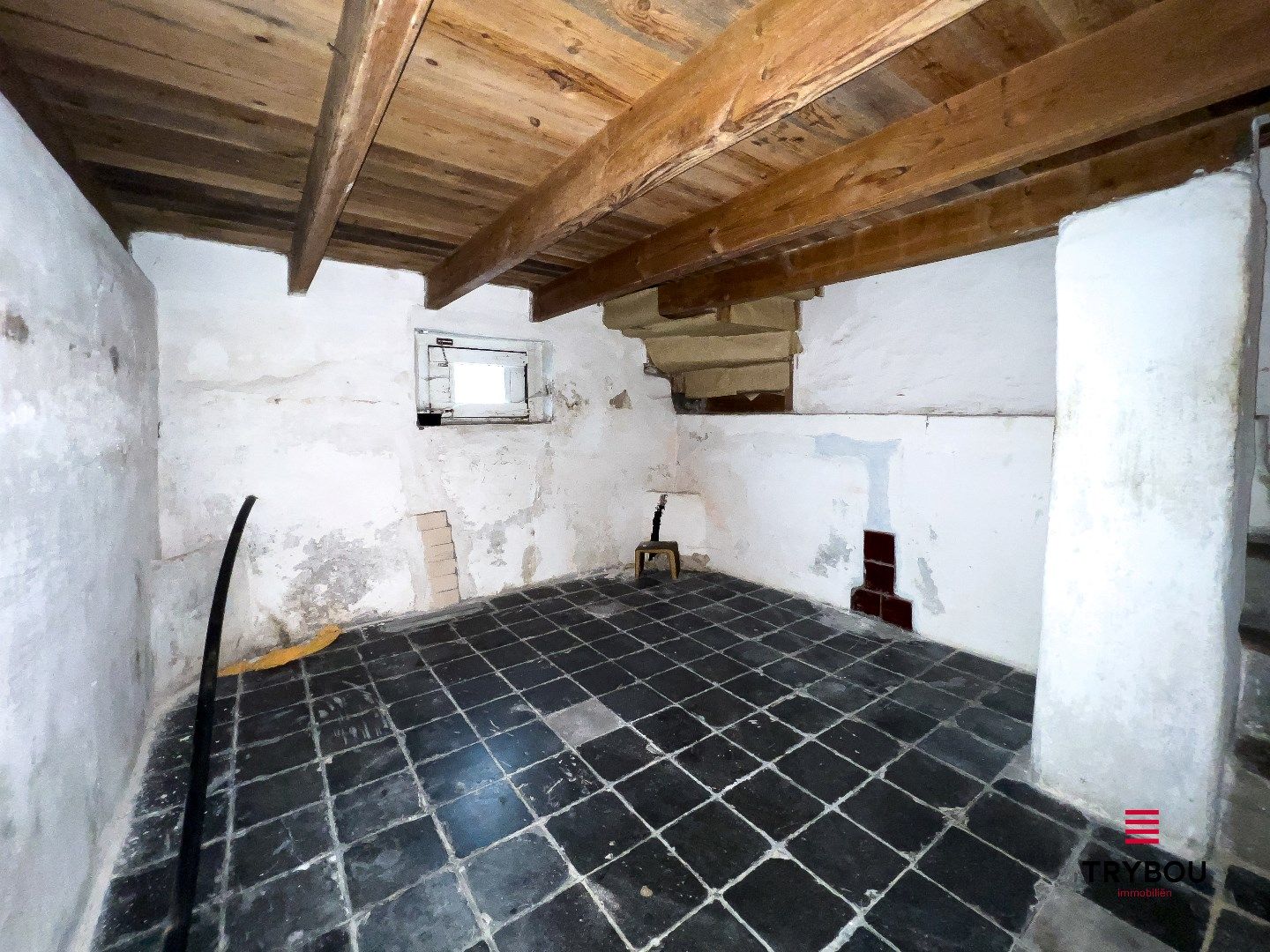 Te renoveren woning in centrum van Houthulst op perceel van 1042m² foto 11
