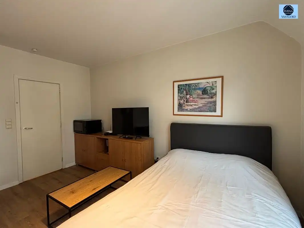 GOED GELEGEN STUDIO IN NABIJHEID VAN OPENBAAR VERVOER. foto 5