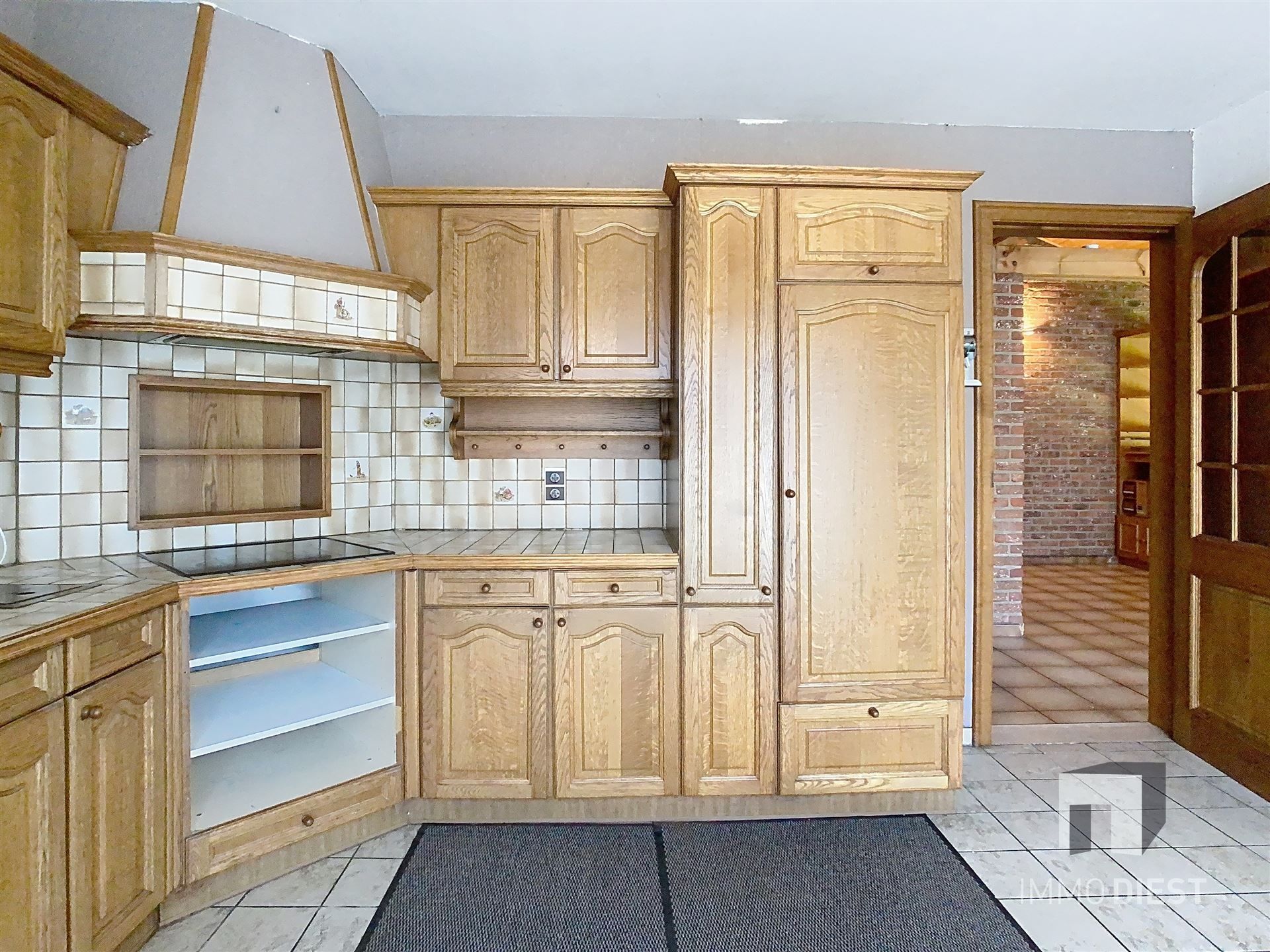 Op te frissen splitlevelwoning met karakter, ruimte en een prachtige tuin op toplocatie! foto 11