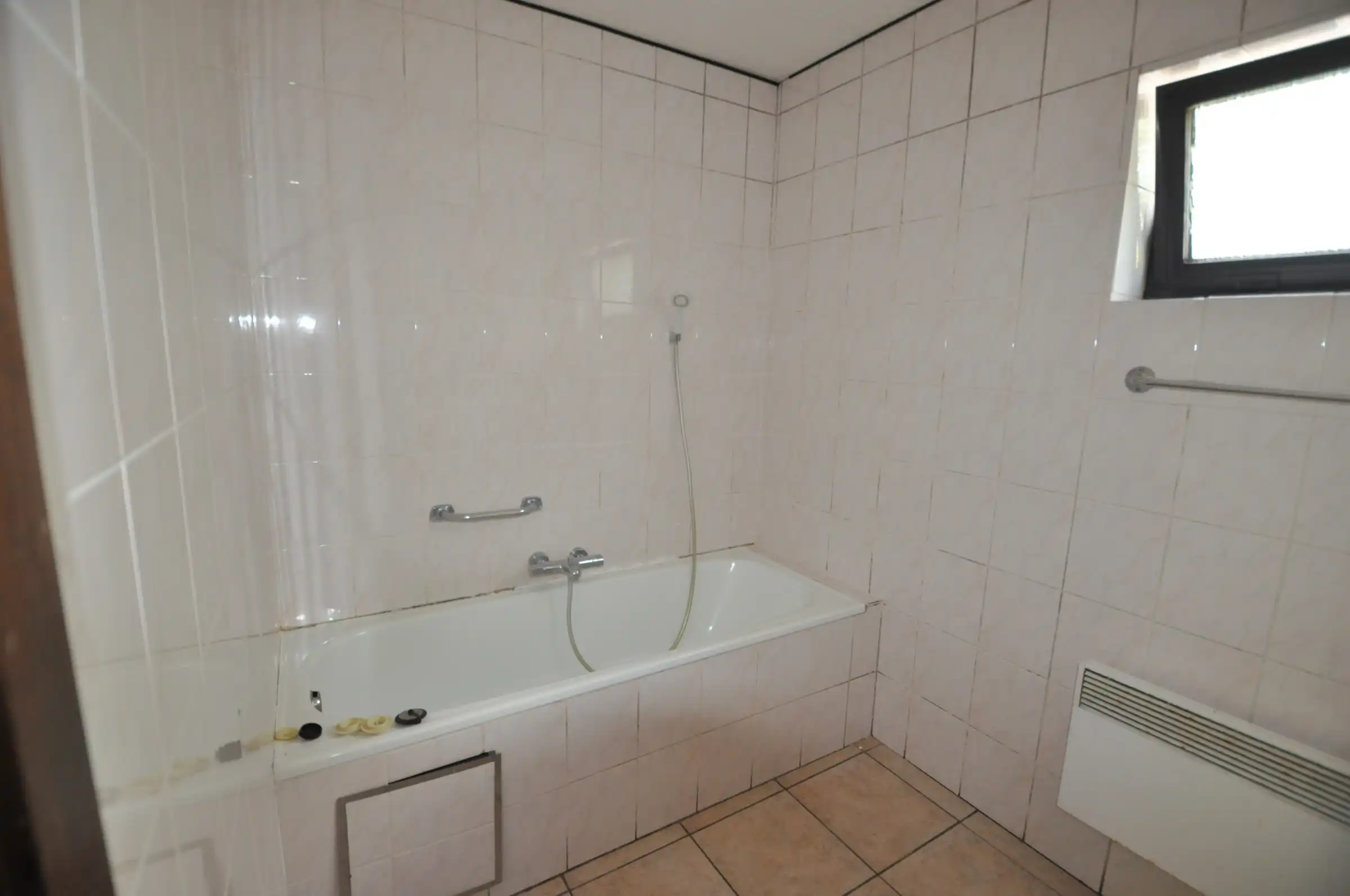 Ruime half open bebouwing  met ruime garage/ berging te Oudenburg  60m²) foto 9