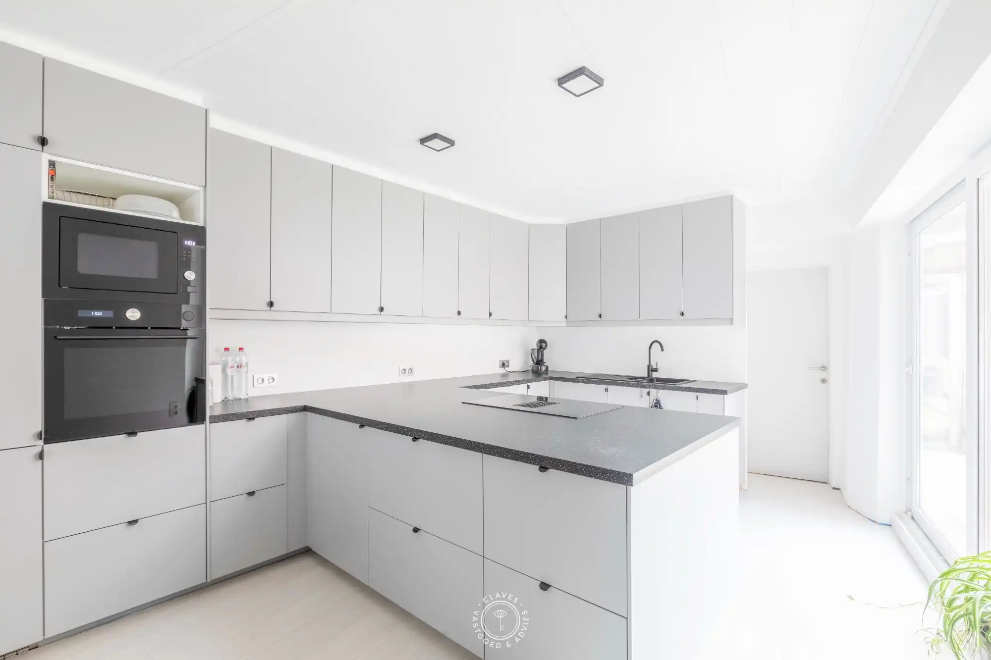 Vierslaapkamer woning met privatieve parkeermogelijkheden foto 4