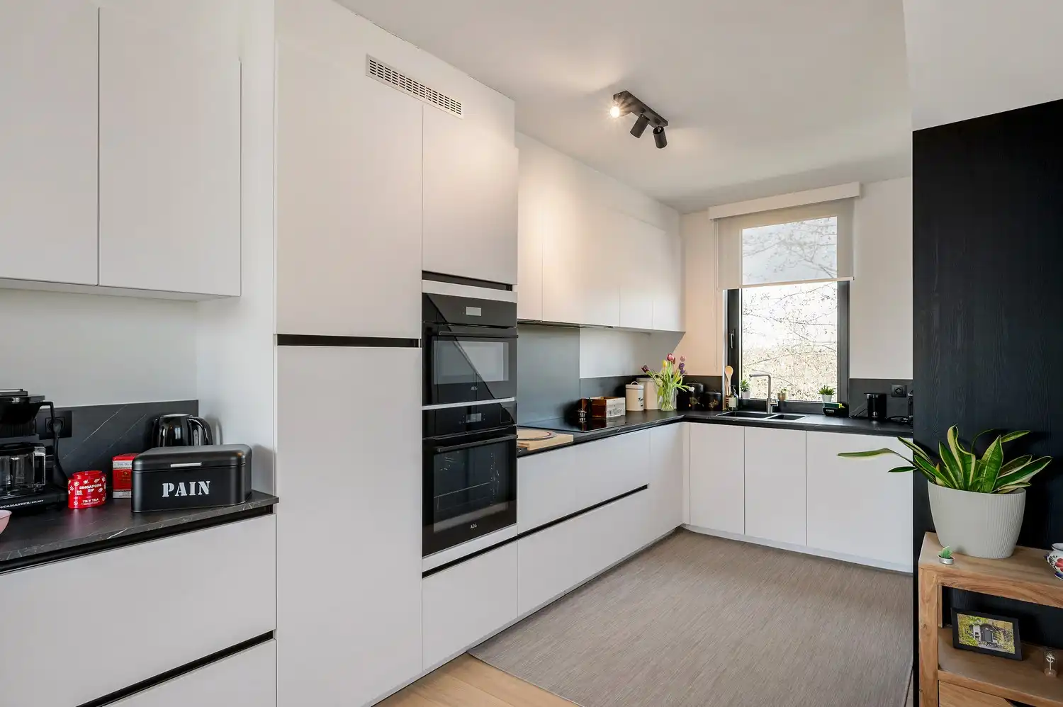 LUXE-APPARTEMENT I 2 STAANPLAATSEN I EPC= E19 I RUSTIG GELEGEN foto 13