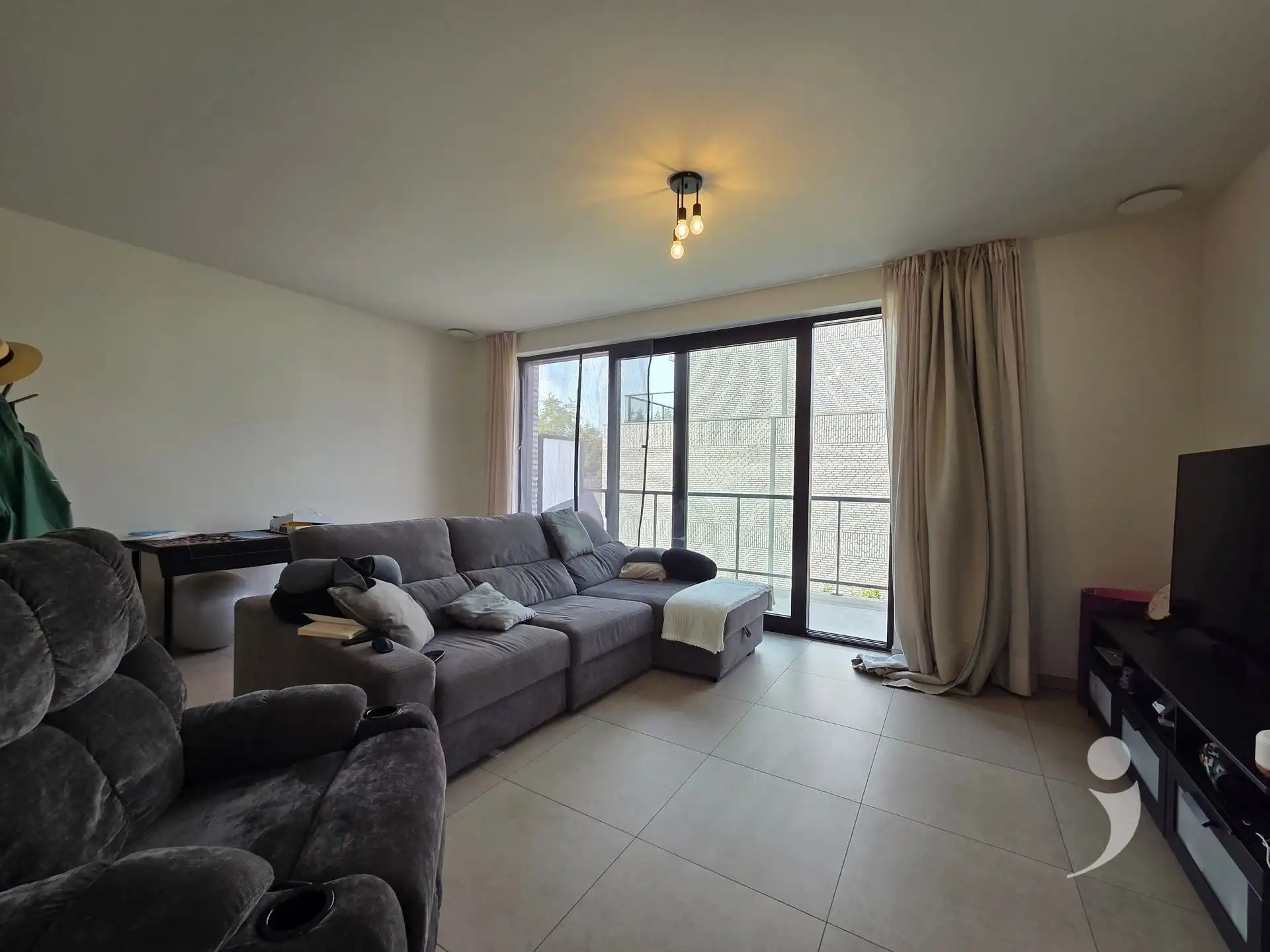 Zeer ruim en duurzaam appartement met 3 kamers en 1 staanplaats foto 3