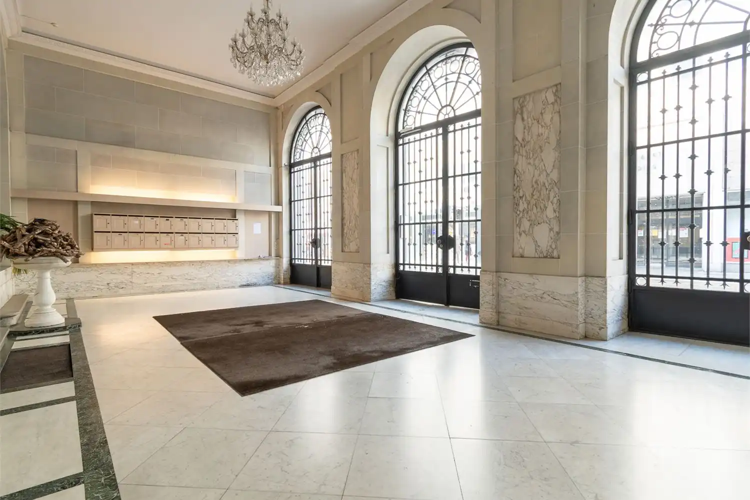 Riant appartement (220m²) met fantastische originele elementen in Residence Maritime met giga terras (35m²) en optionele parking op toplocatie aan de Meir/Handelsbeurs in hartje Antwerpen foto 3