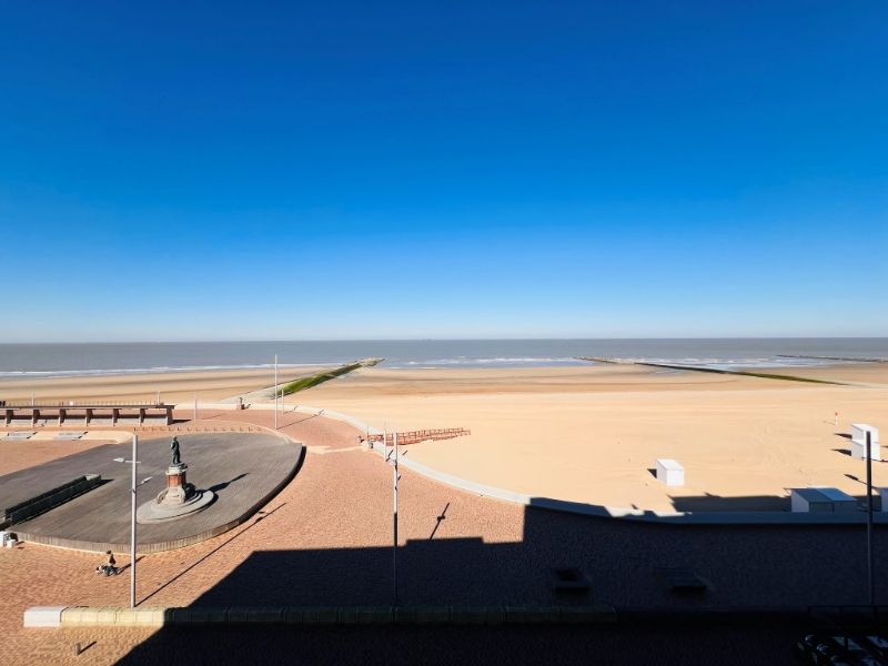 Luxueus appartement met 3 kamers en frontaal zeezicht foto 20