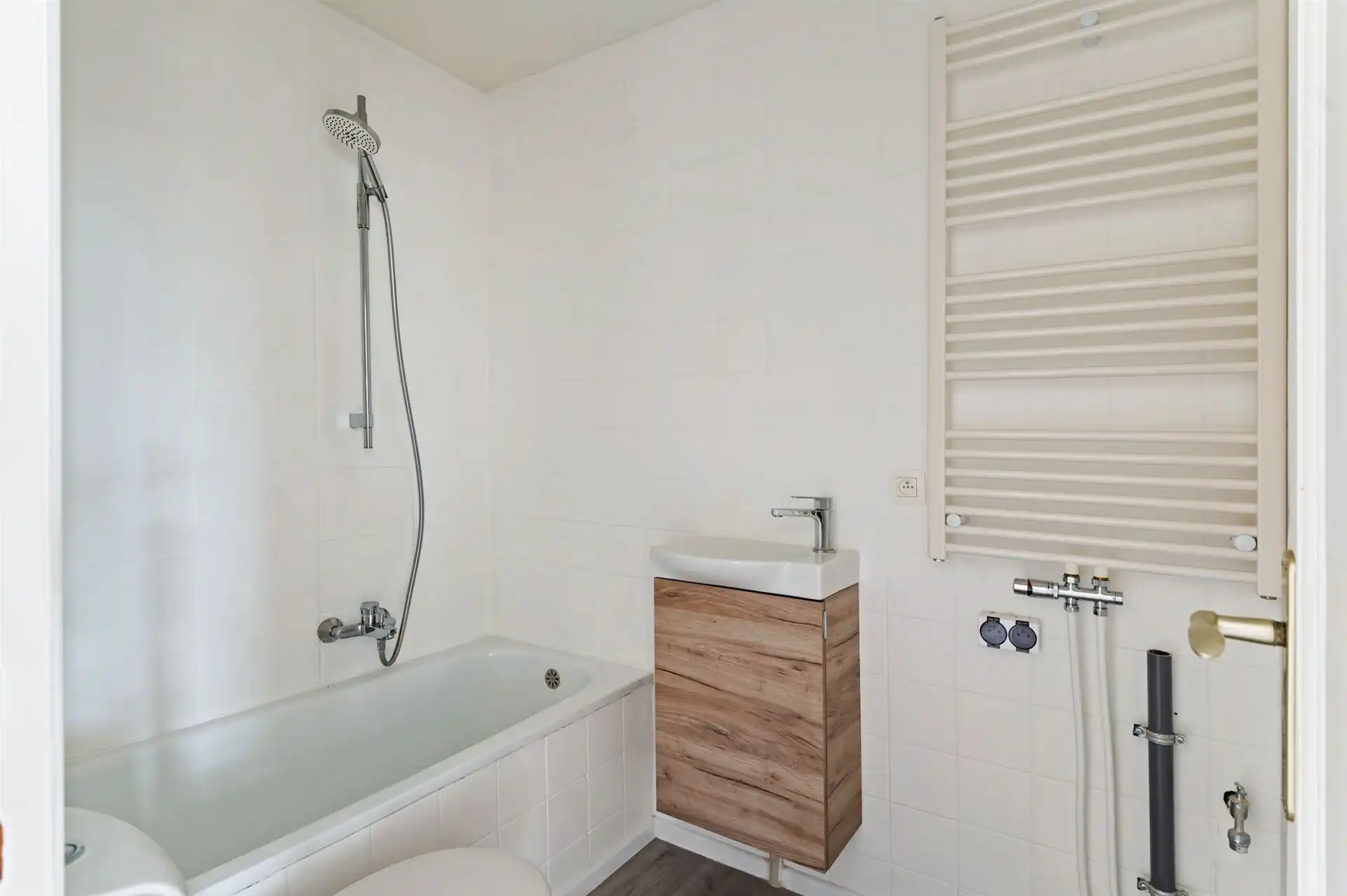 UNIEK GERENOVEERD PROJECT MET 5 SLAAPKAMERS BESTAANDE UIT 2 APPARTEMENTEN foto 14