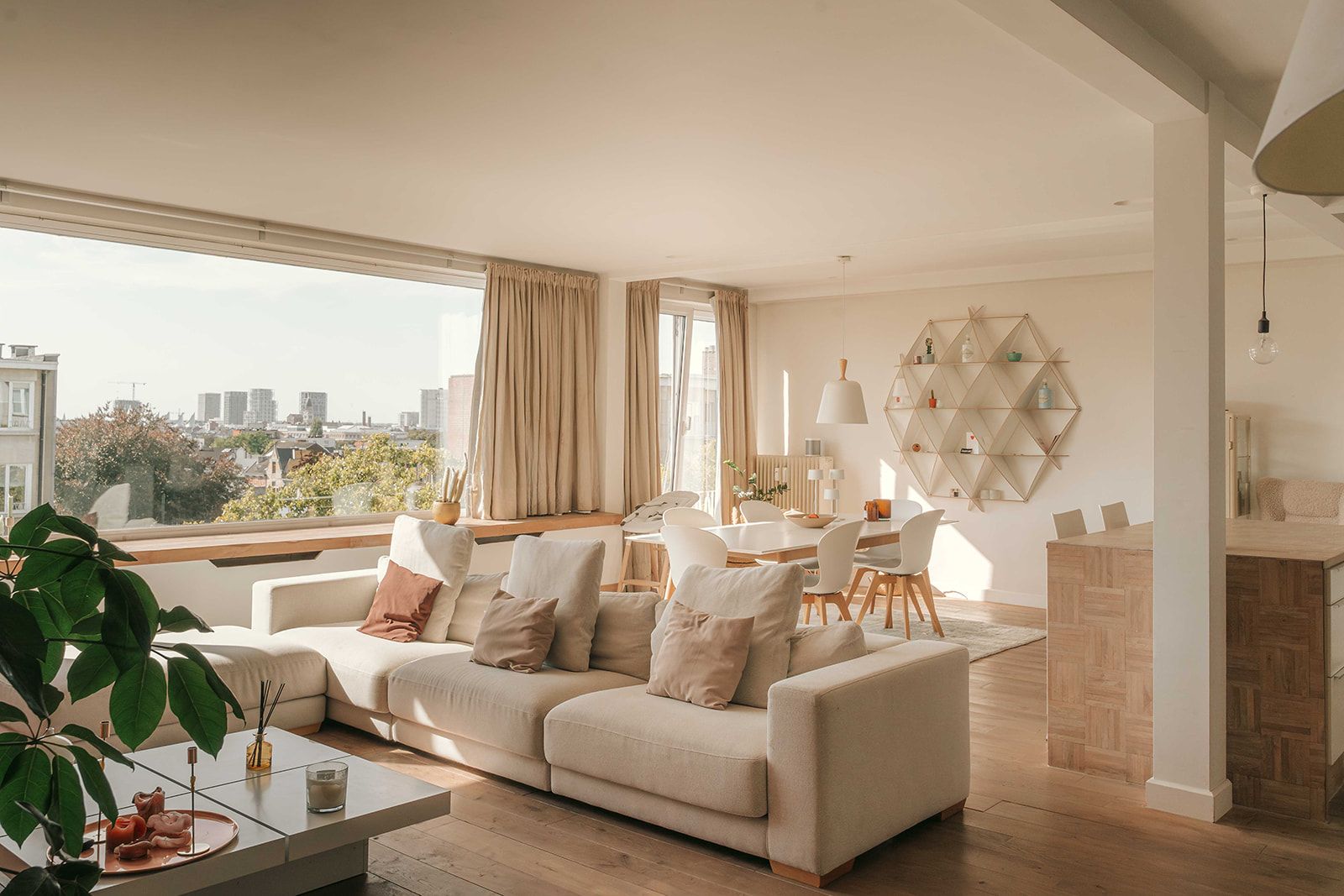 Licht overgoten penthouse met uitzicht tot aan Nieuw Zuid foto {{pictureIndex}}