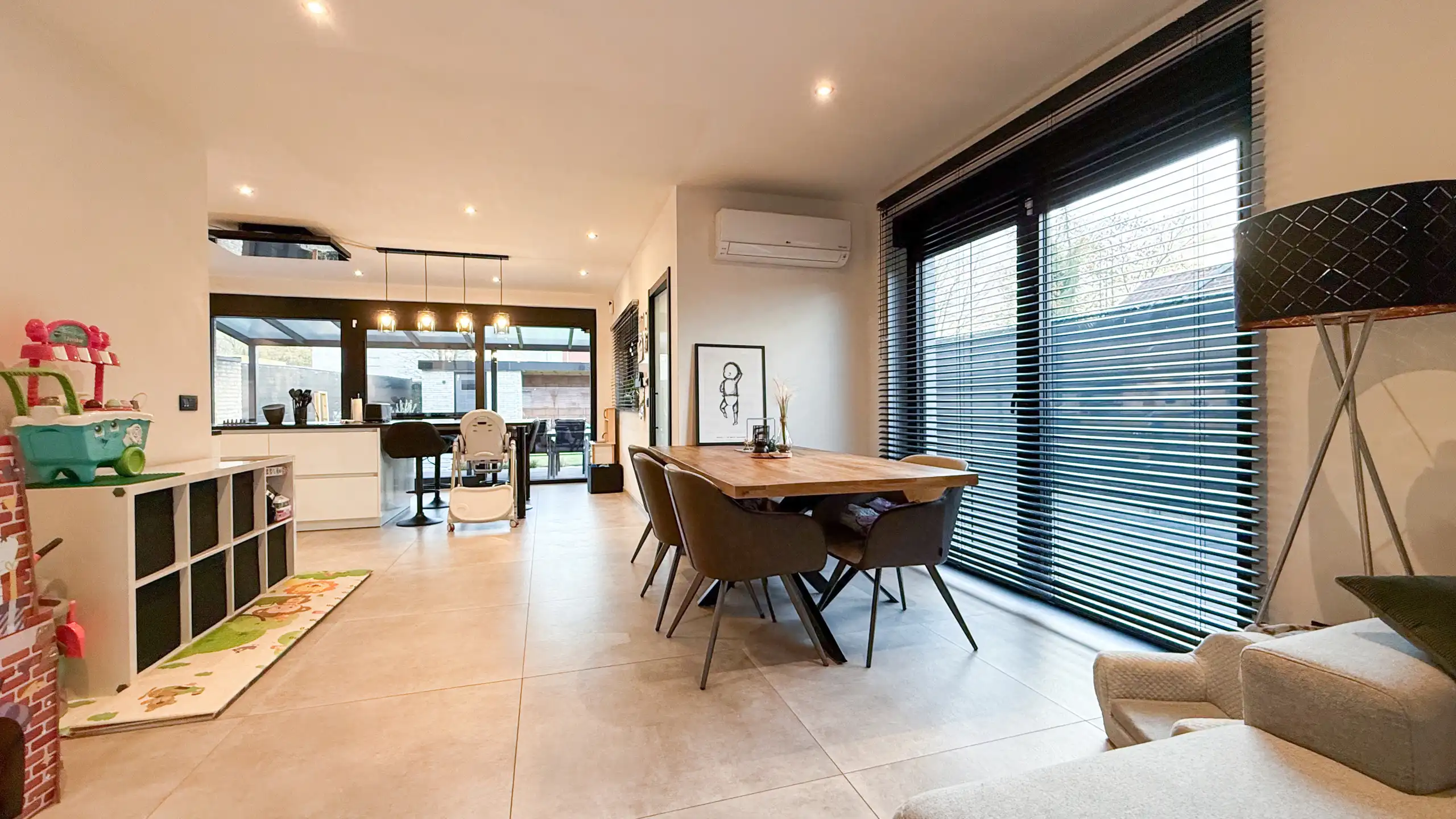 Moderne halfopen bebouwing (3 jaar oud) nabij E313 & E314! foto 9