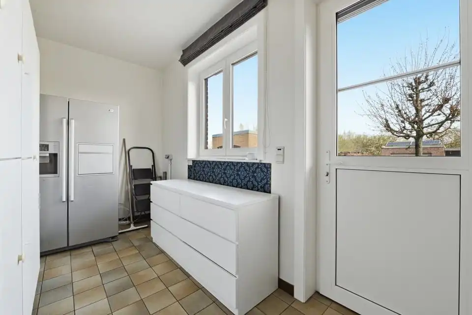 Instapklare gezinswoning met 3 slaapkamers en ruime tuin en garage in Tongeren foto 17