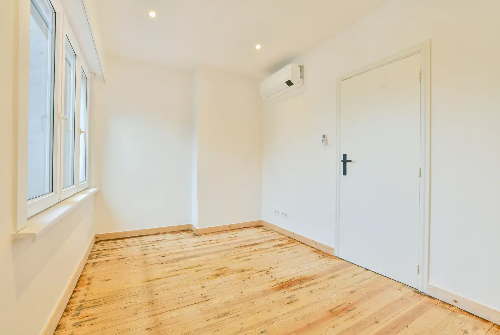 Gerenoveerde woning met 4 slaapkamers te Blankenberge foto 13