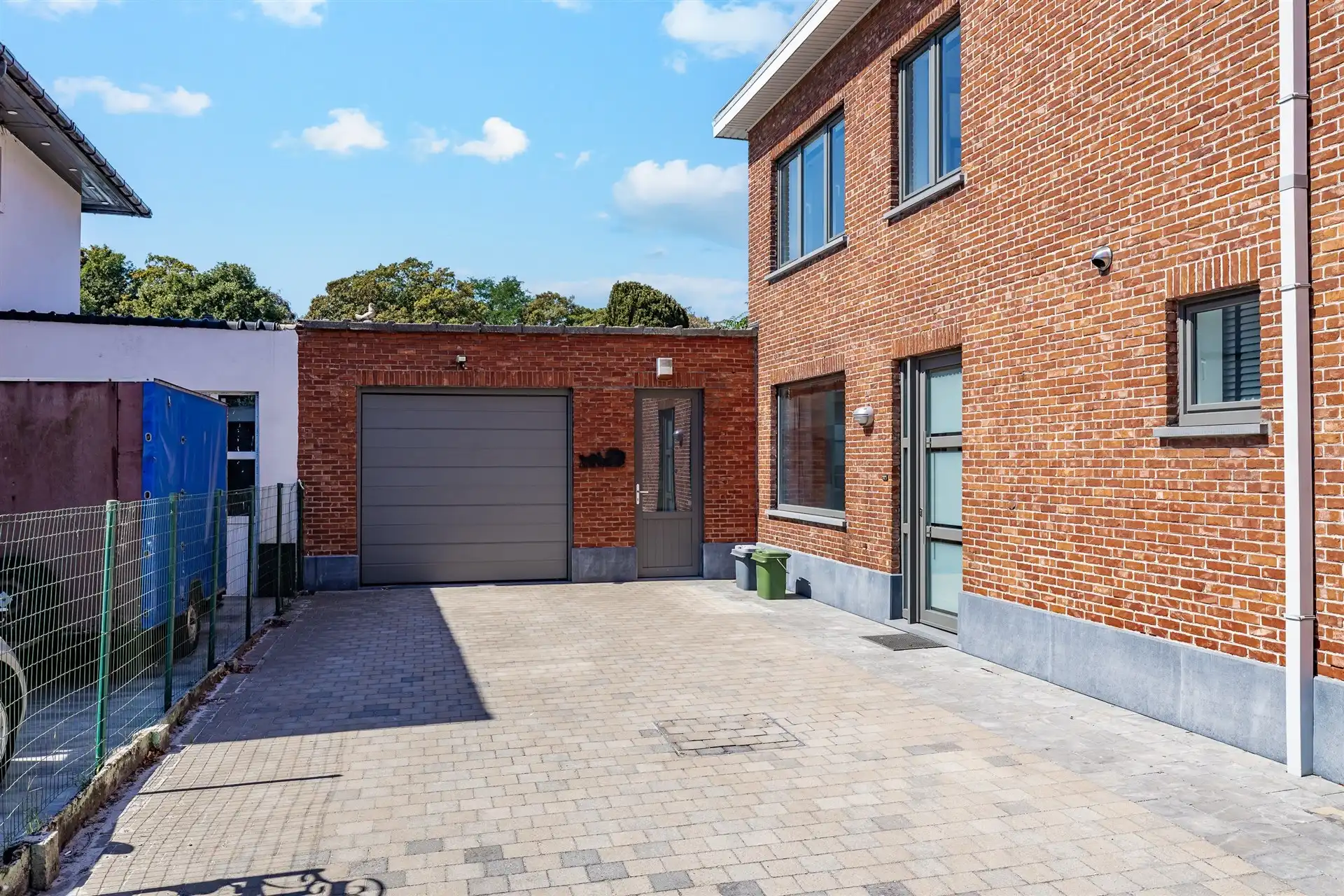 Instapklare woning met 3 slaapkamers in centrum Moerbeke foto 2