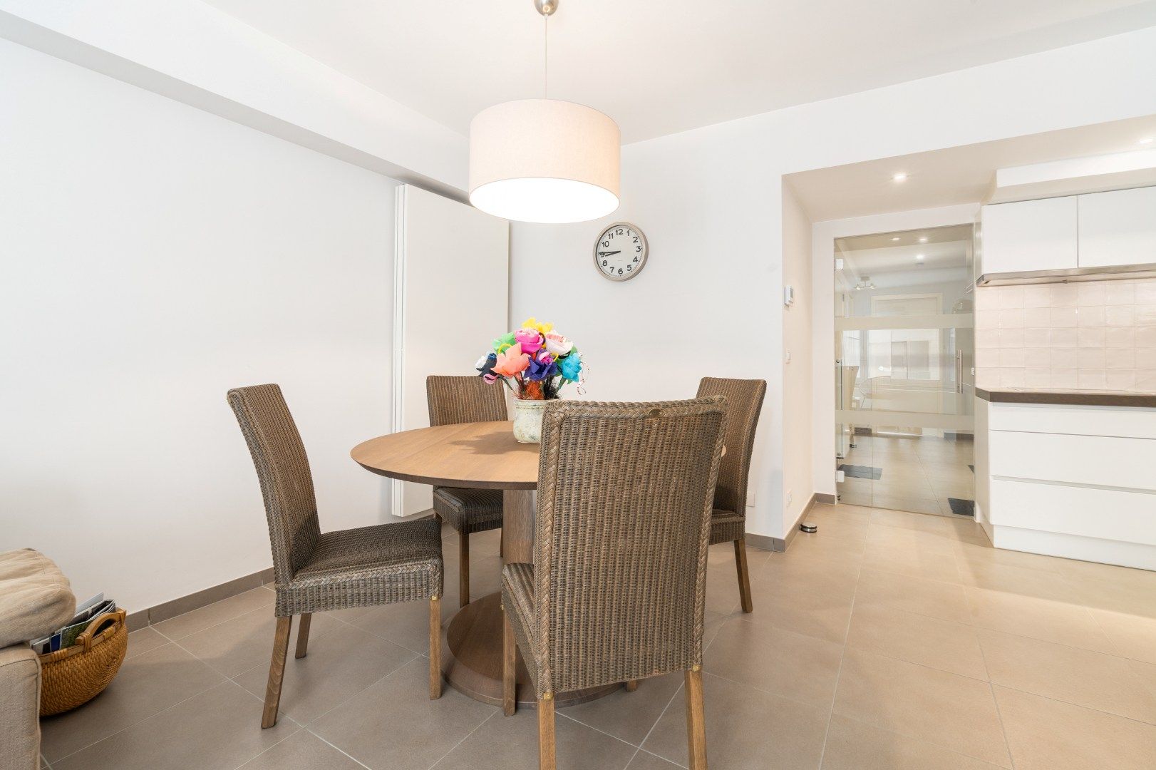 GERENOVEERD APPARTEMENT MET ZIJDELINGS ZEEZICHT: TOPLIGGING !! foto 4