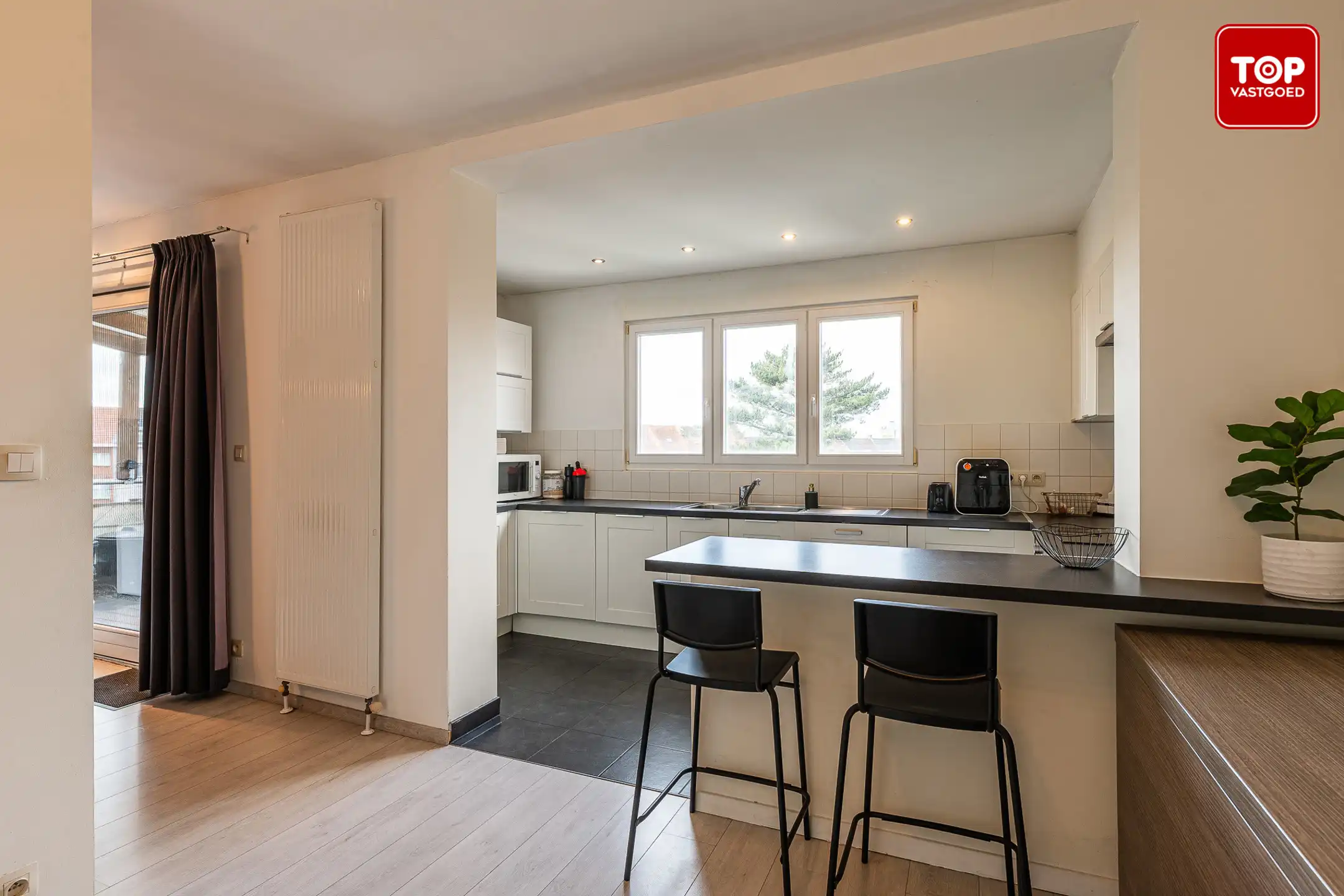 Instapklaar appartement met 3 slaapkamers en ruim terras foto 11