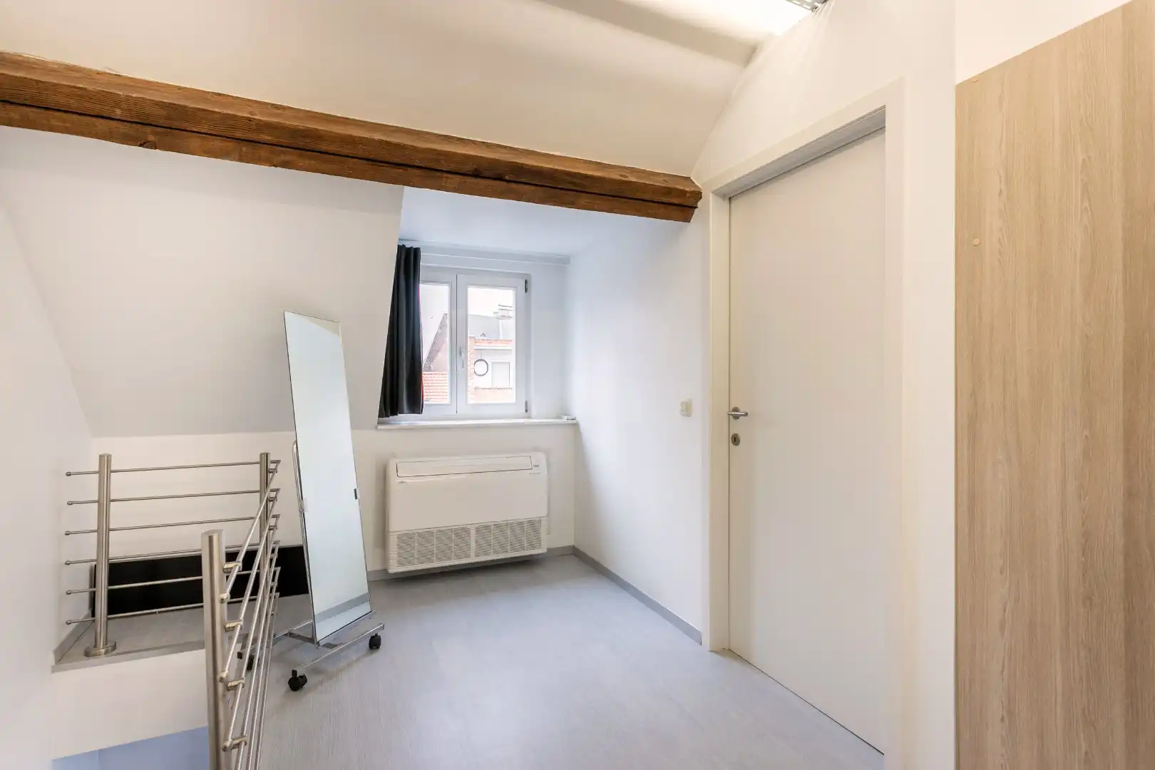 Stadswoning met mogelijke praktijkruimte te centrum Halle foto 18