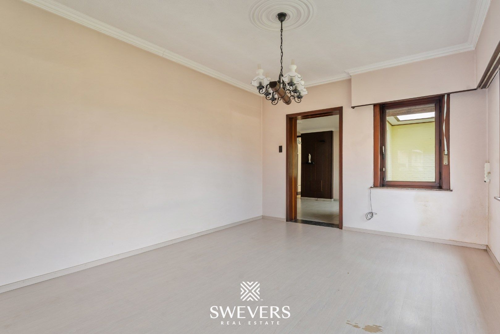 Gunstig gelegen, te renoveren woning, op mooi perceel van 8a 88ca foto 12