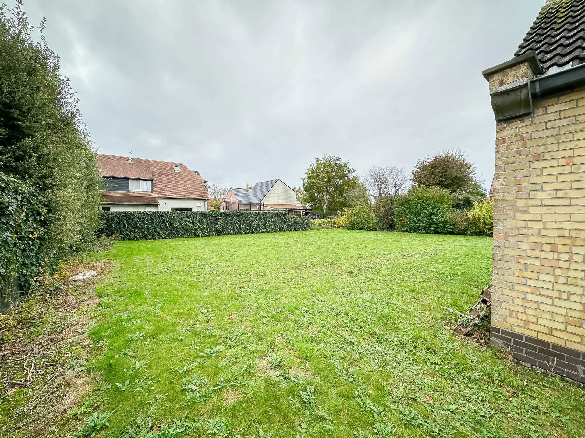 VOOR DE SNELLE BESLISSER: Te renoveren villa of BOUWGROND! foto 7