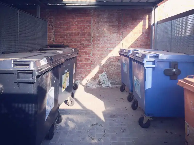 Perfect gelegen, recent appartement met twee slaapkamers foto 13