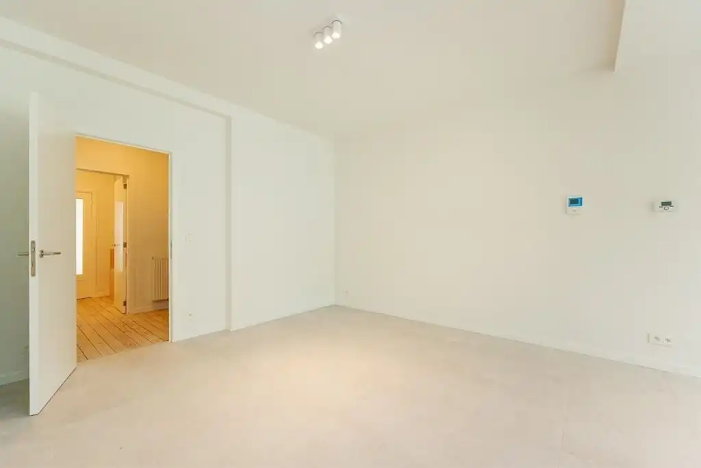 Luxueus afgewerkt appartement met tuin foto 8