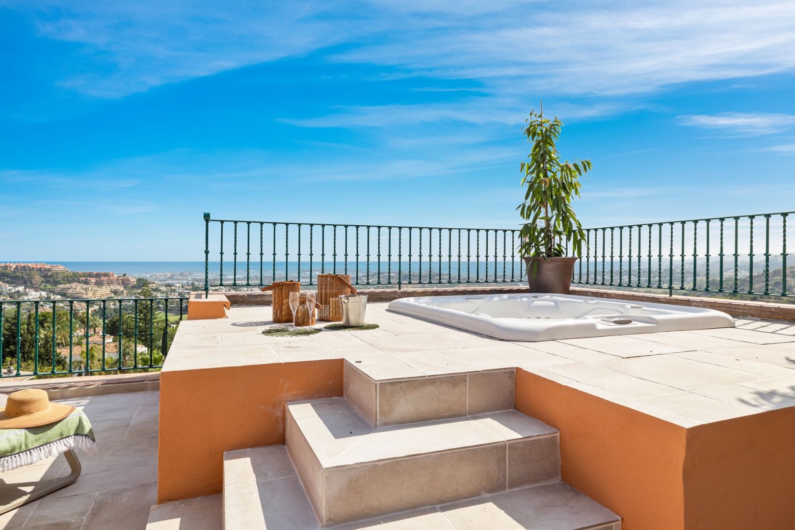 VOLLEDIG GERENOVEERDE DUPLEX PENTHOUSE IN NUEVA ANDALUCIA: TOPLOCATIE foto 20