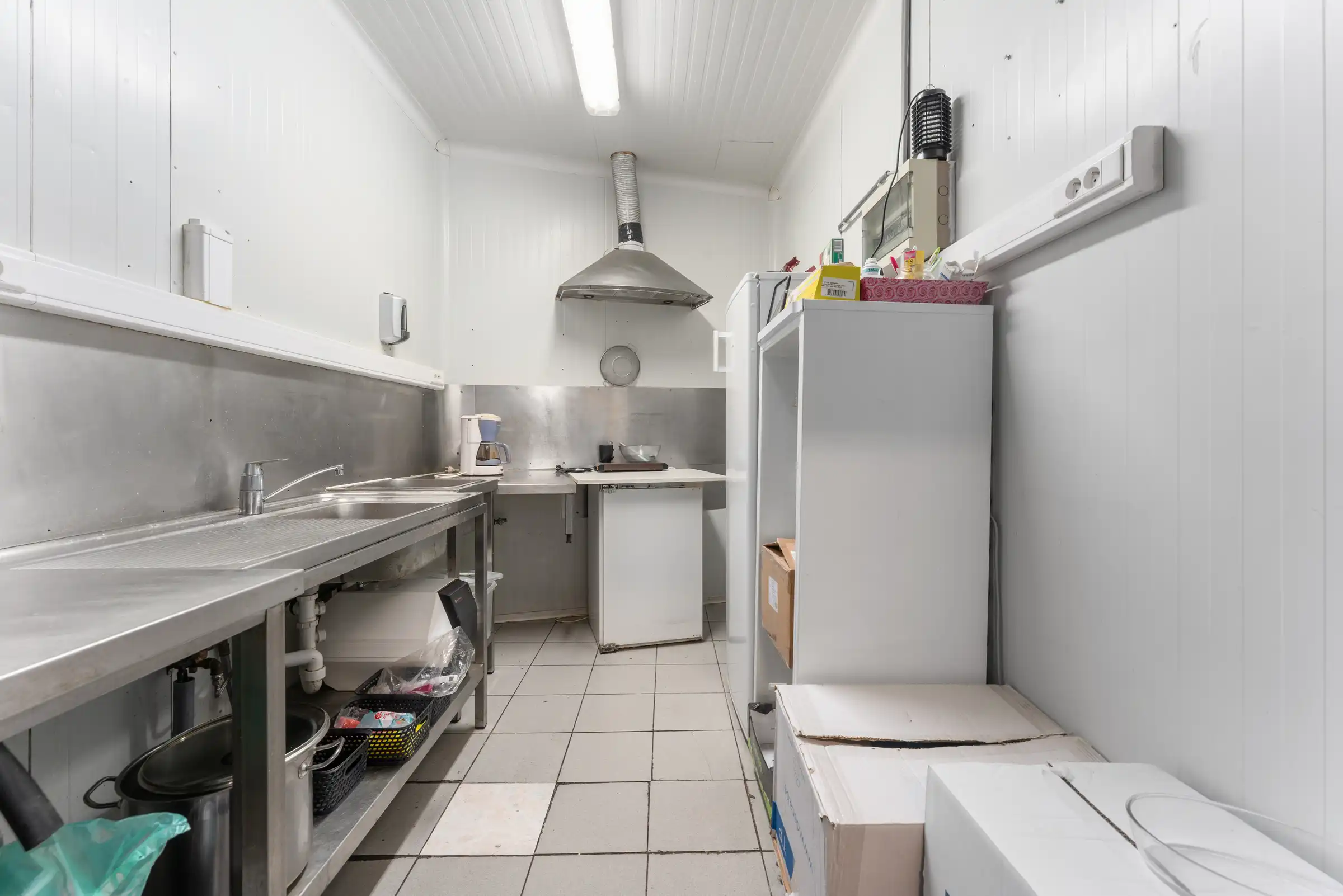 uiterst commercieel gelegen handelspand met ruime woonst foto 8