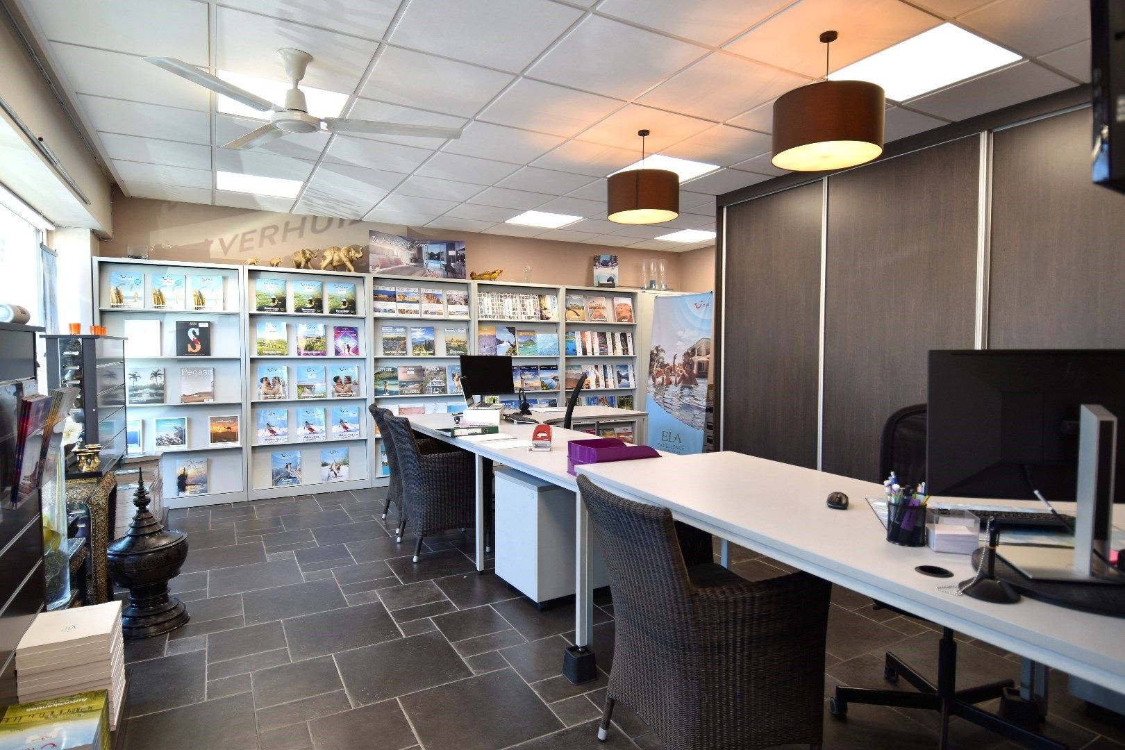 Kantoor -of winkelruimte op commerciële hoekligging te koop in Gullegem-centrum foto 7