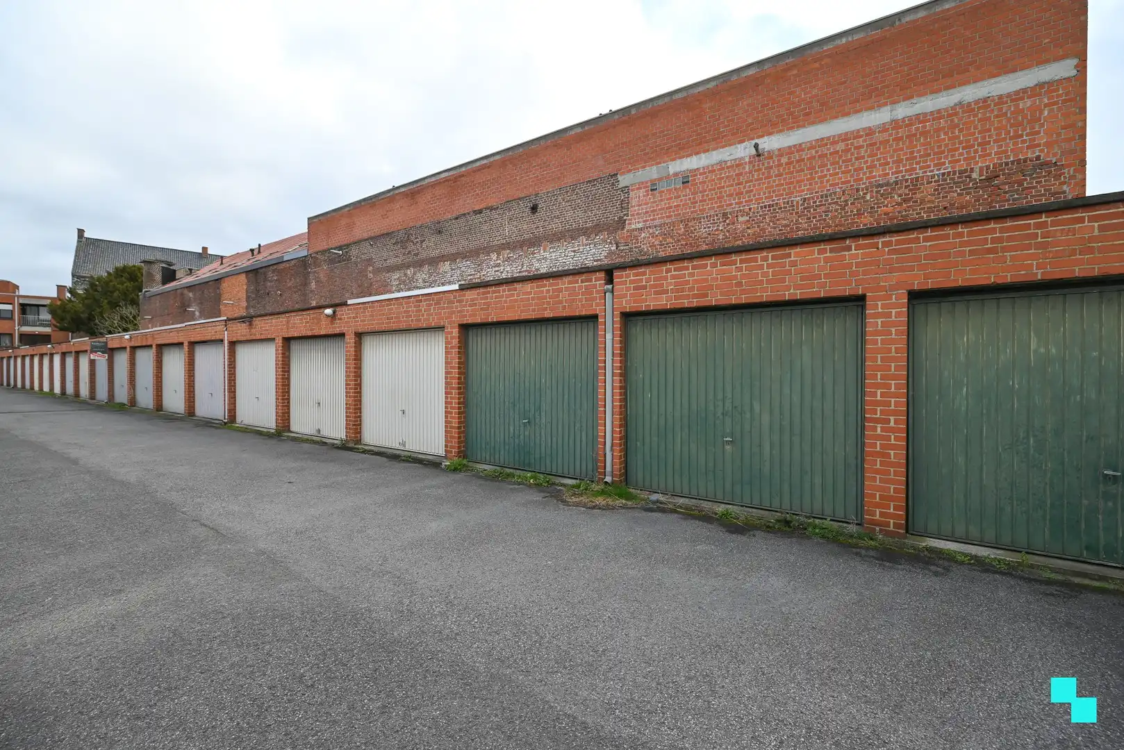 Verrassend ruim en compleet gerenoveerd appartement in hartje Izegem foto 27