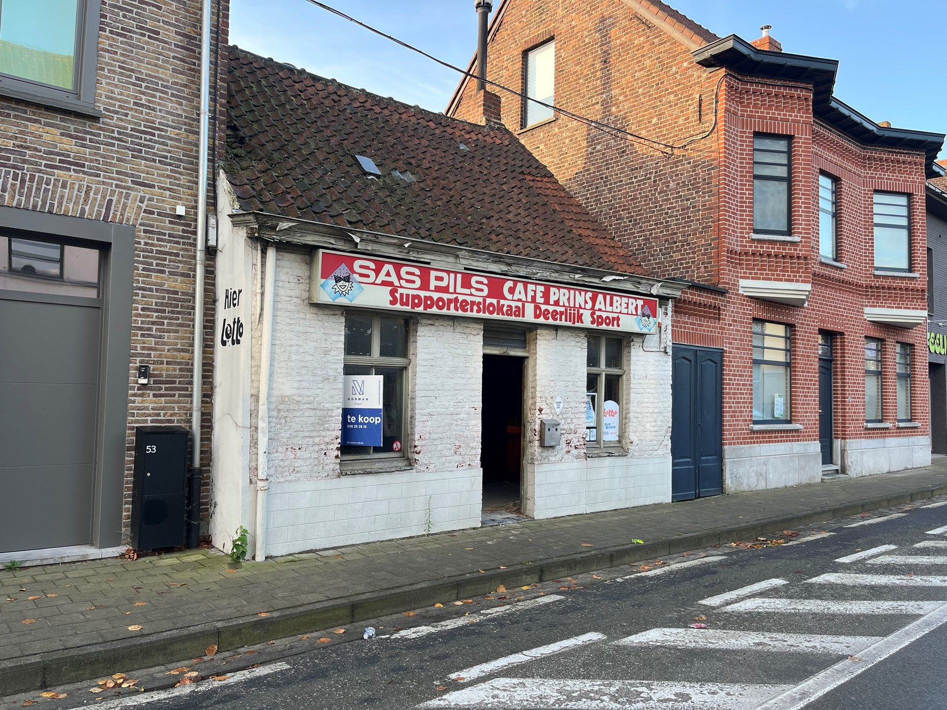 Handelspand (café) met zijweg op 305 m² grond foto 9