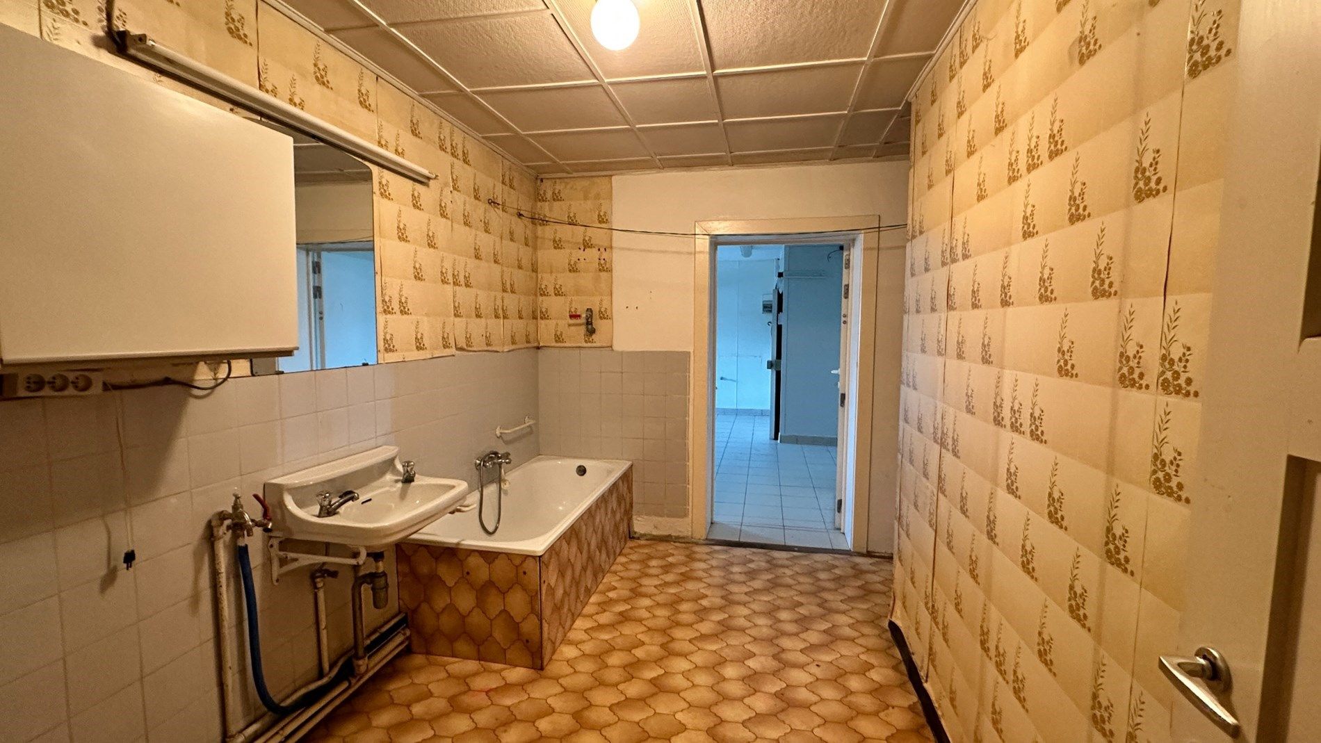 ZEER RUIME HOEKWONING - MOGELIJKHEID OPSPLITSEN 2 WONINGEN! foto 11