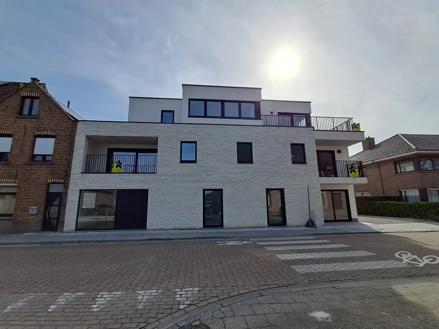 Ruim appartement met 2 terrassen! foto 2