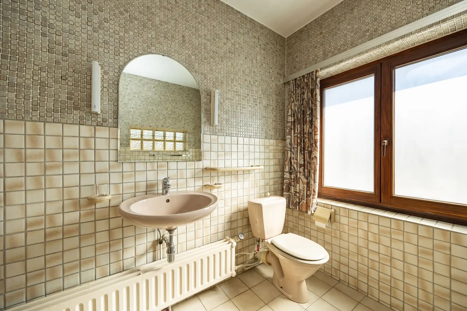 Ruime halfopen bebouwing met 5 slaapkamers, garage en zonnige tuin op toplocatie! foto 28