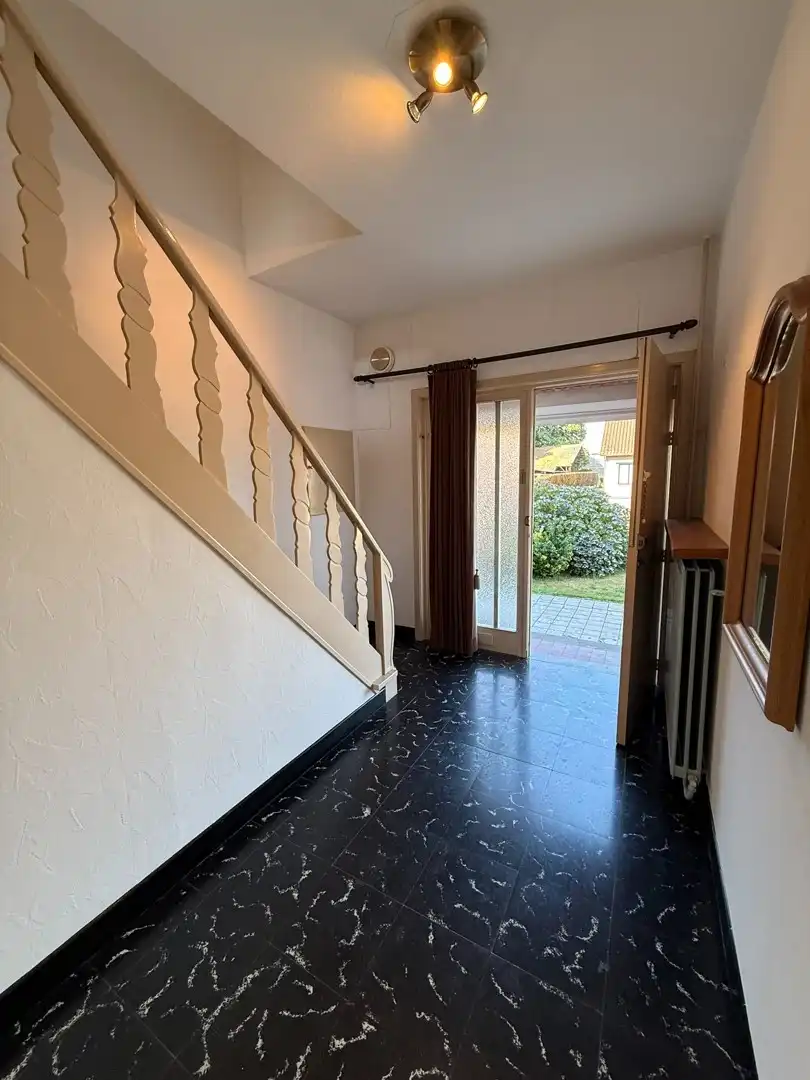Ruime woning met 2 slaapkamers, veranda en volledig omheinde tuin te Heppen foto 6