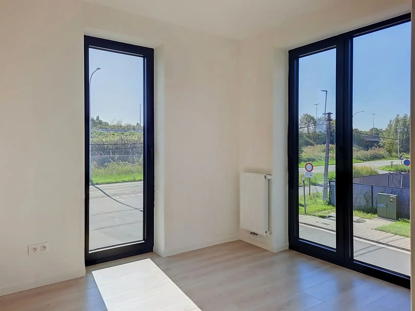 Luxueuze nieuwbouw villa met grote tuin, 2 autostaanplaatsen en 12 zonnepanelen foto 14