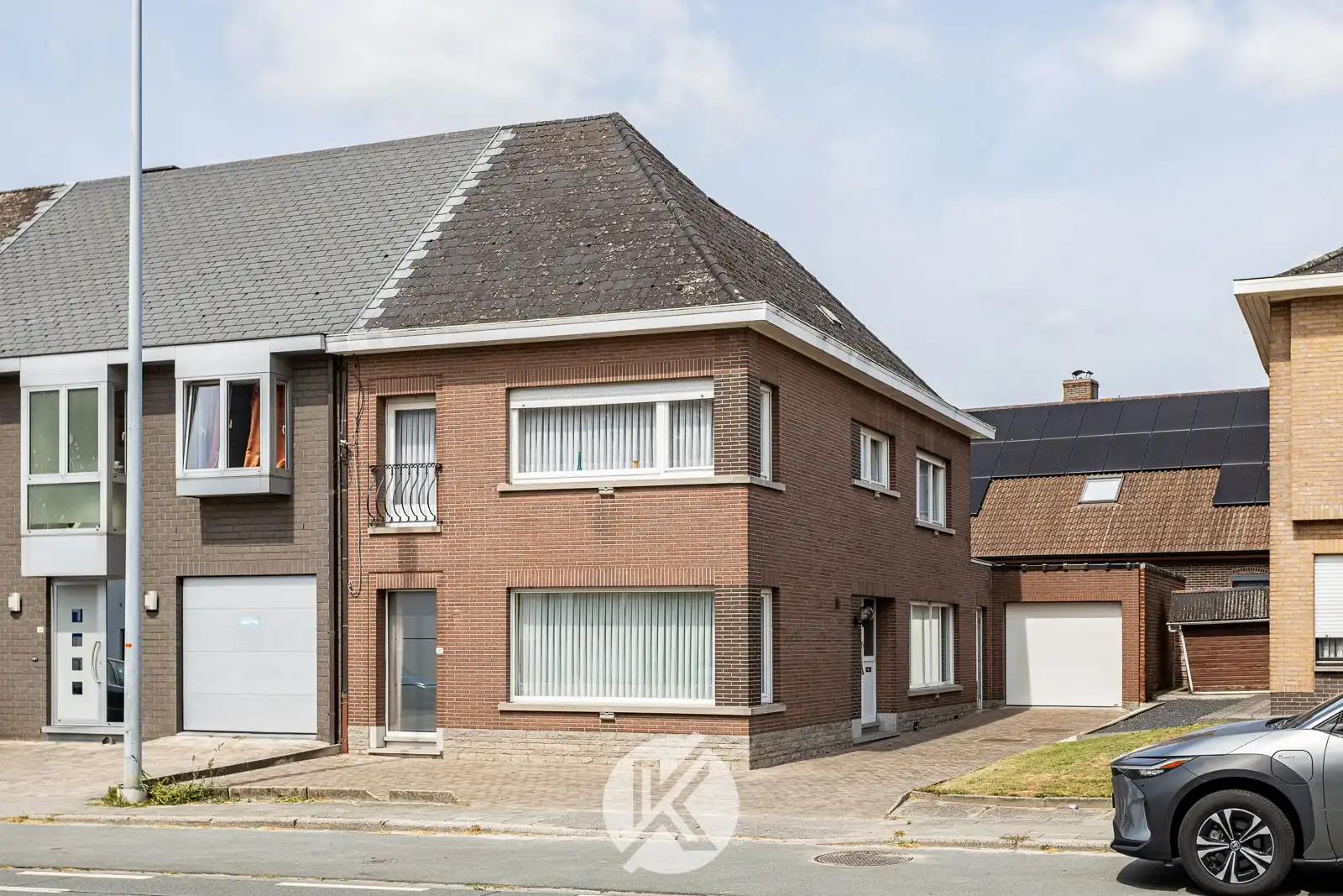 Robuuste halfopen woning met mooie mogelijkheden foto 3