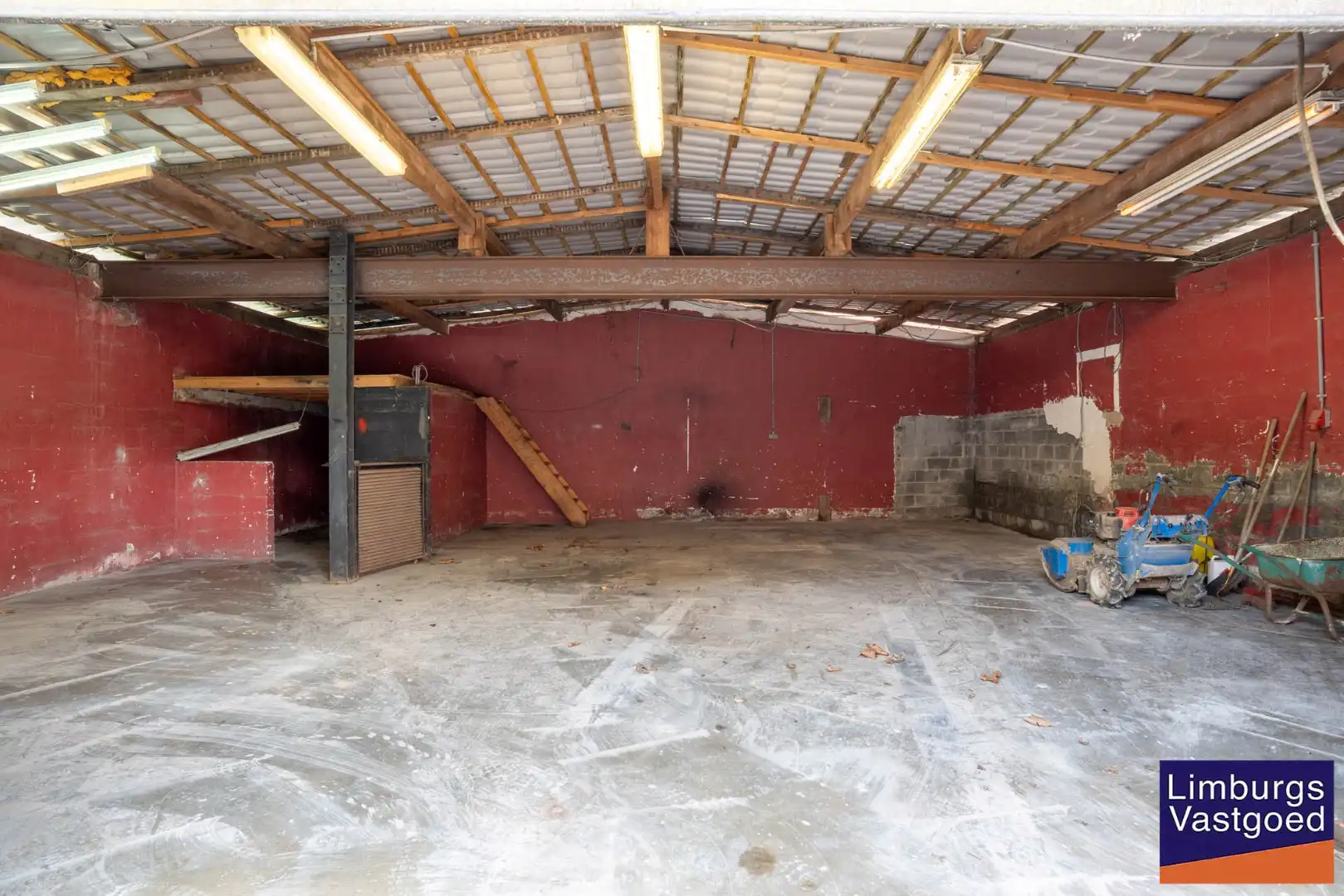 Instapklare woning met ruime loods/werkplaats, 11a 77ca foto 18