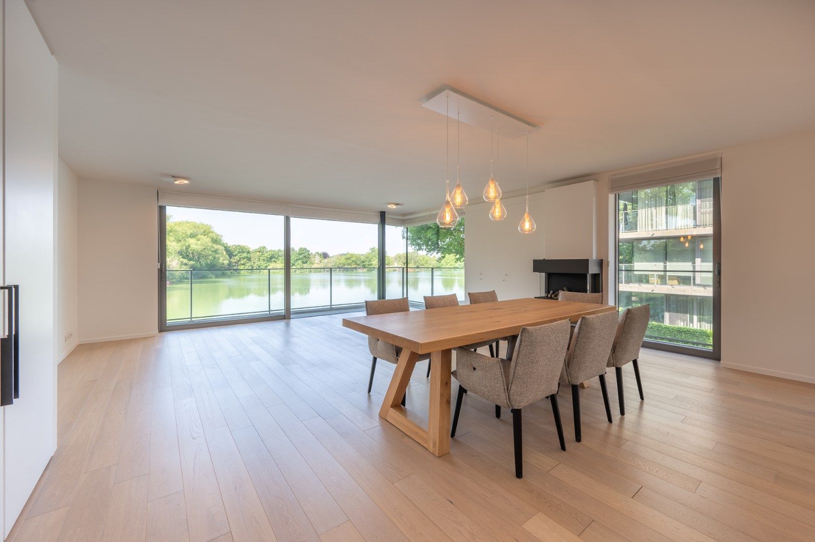 Subliem wonen aan het water - een oase van rust in hartje Sint-Michiels foto 2