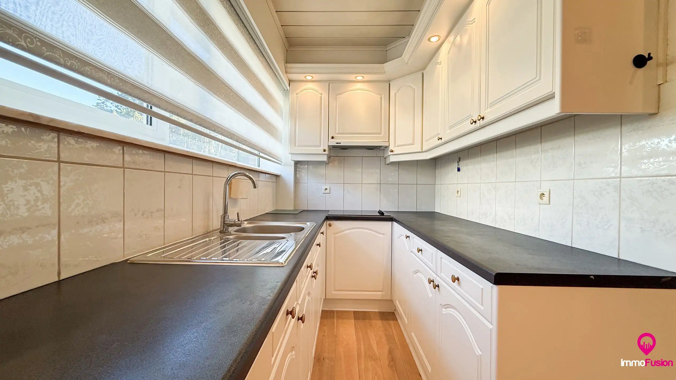 Charmante woning met 3 slaapkamers op ruim perceel van 890m² foto 9