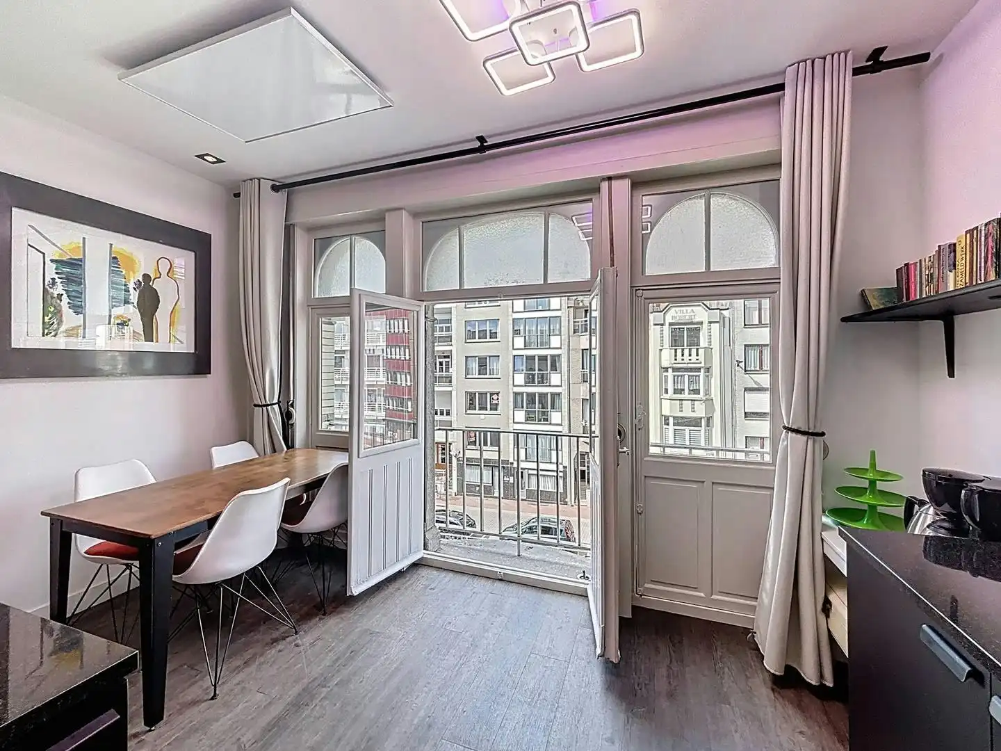 Gerenoveerd appartement op een steenworp van het strand foto 6