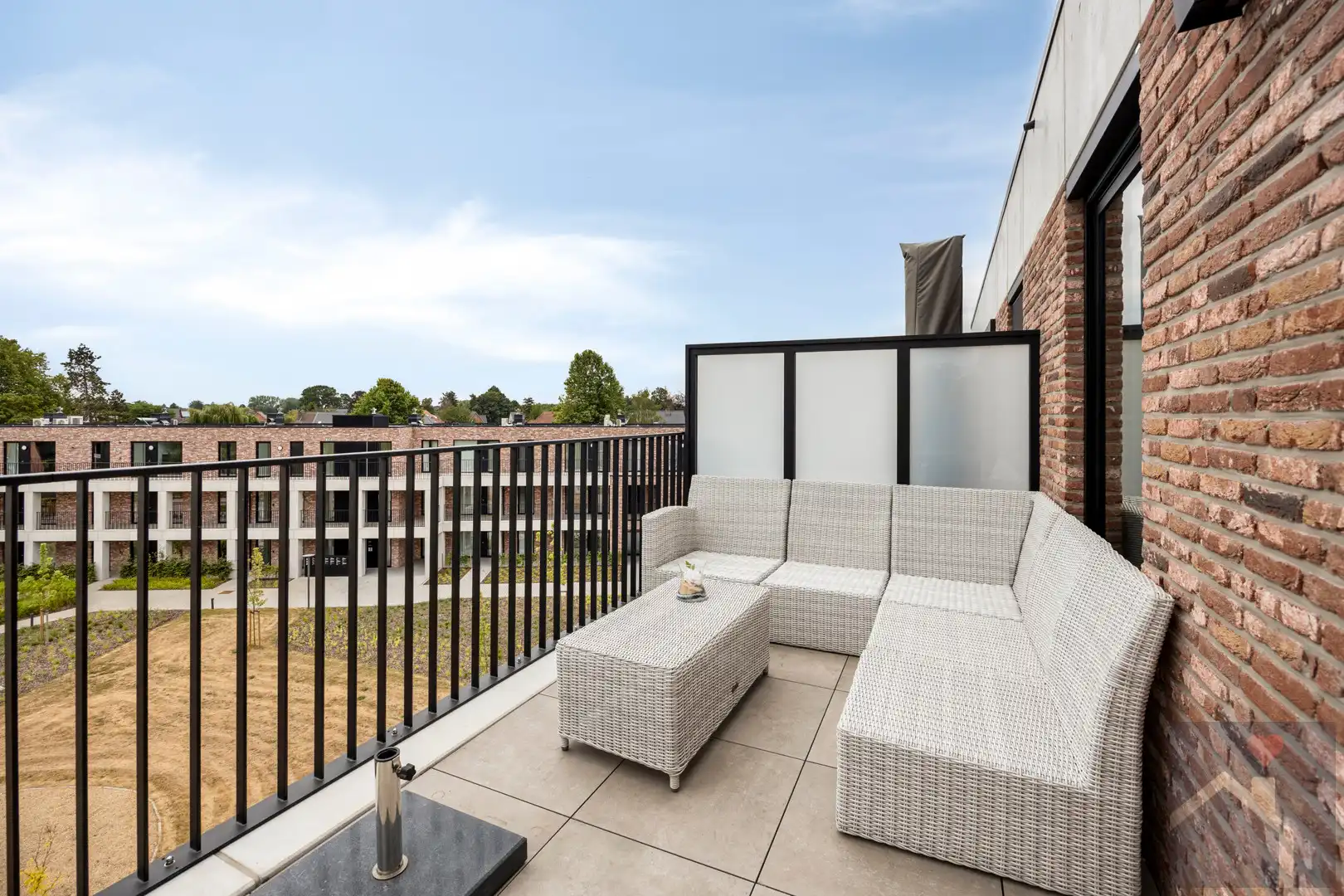 Luxe appartement op 3e verdieping met 2 slaapkamers, terras van 21 vierkantemeter en moderne afwerking in 2025! foto 24