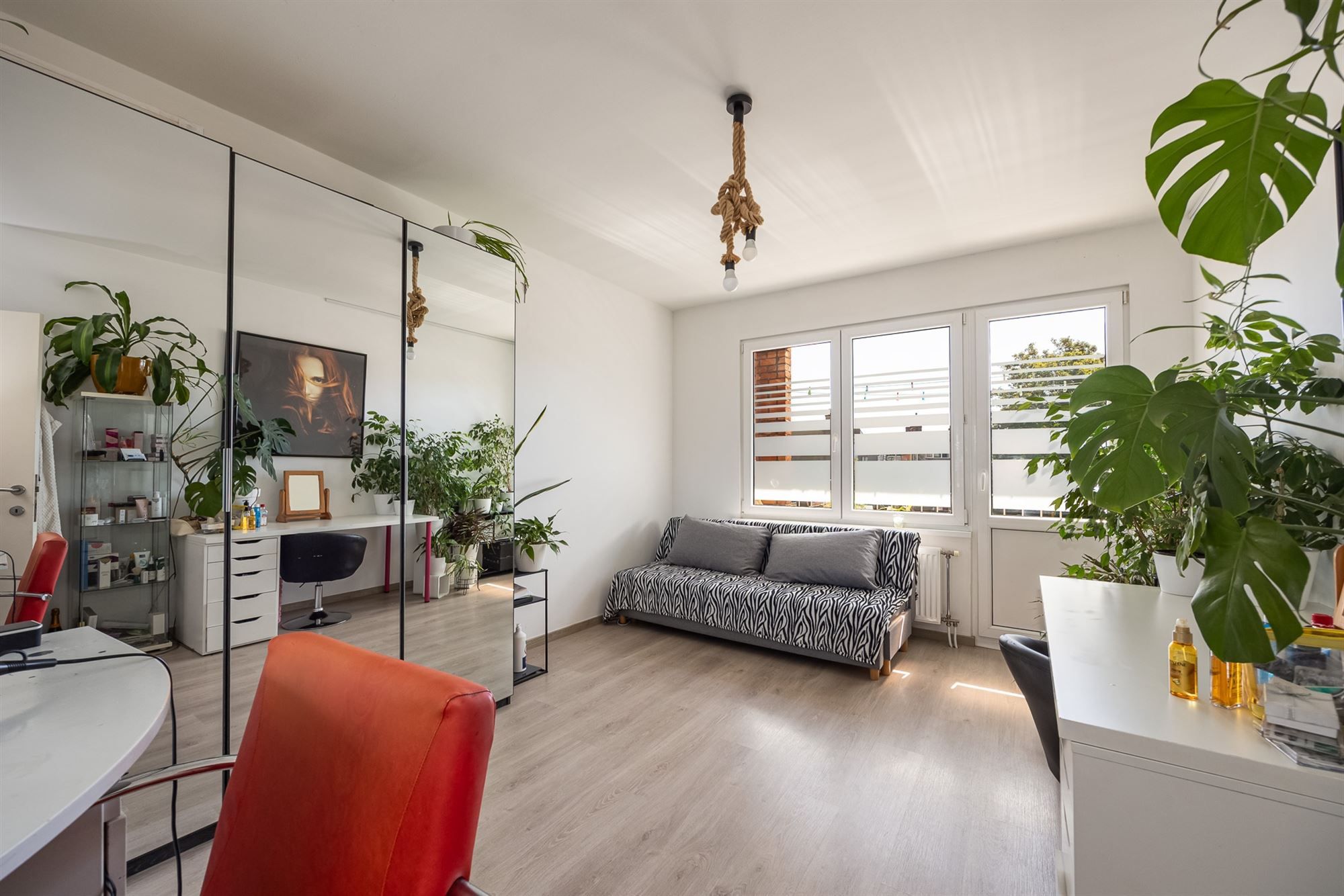 Instapklaar appartement met  zudgericht terras foto 10