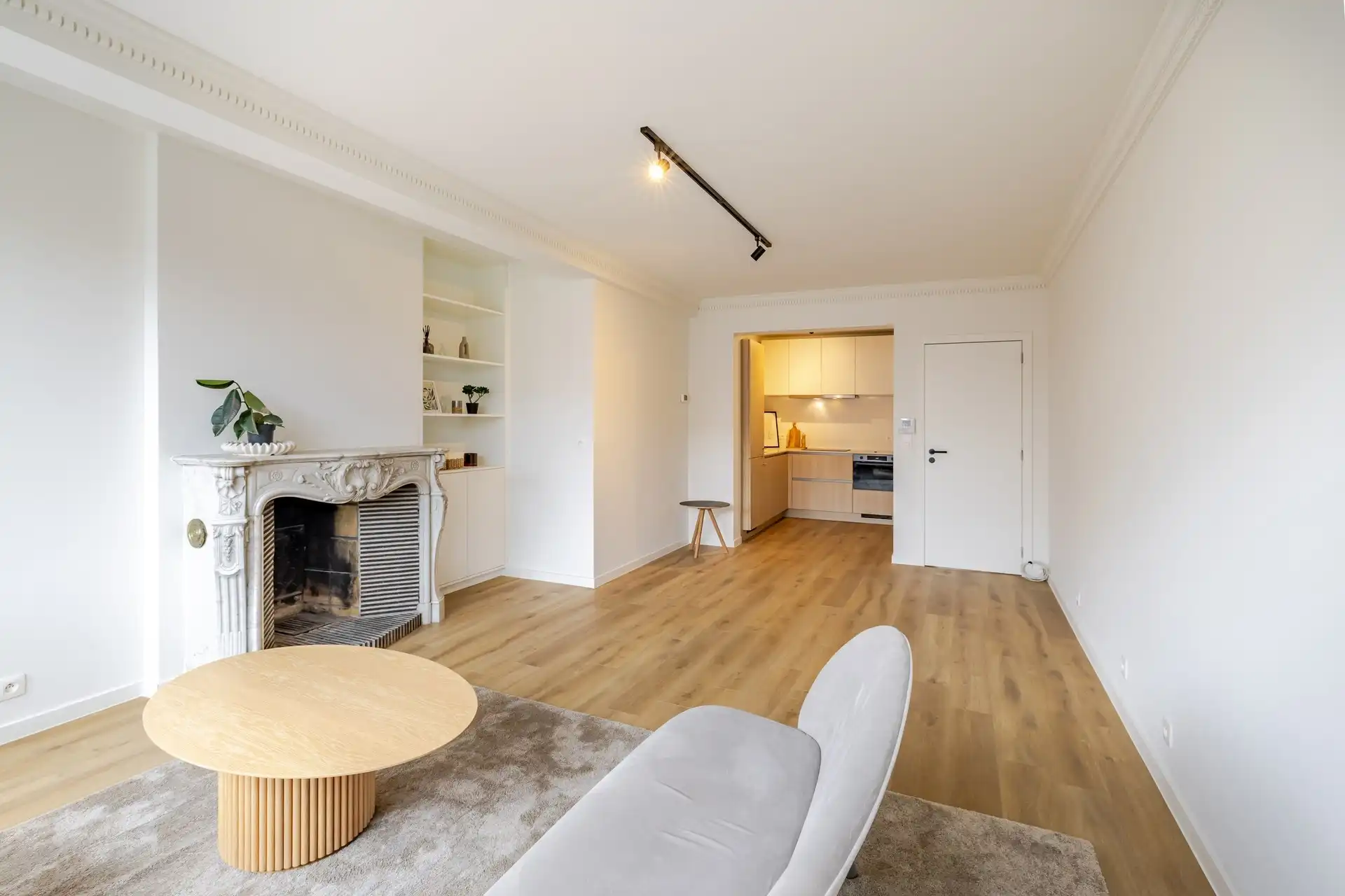 Volledig gerenoveerd 2 slaapkamerappartement in hartje Aalst foto 5