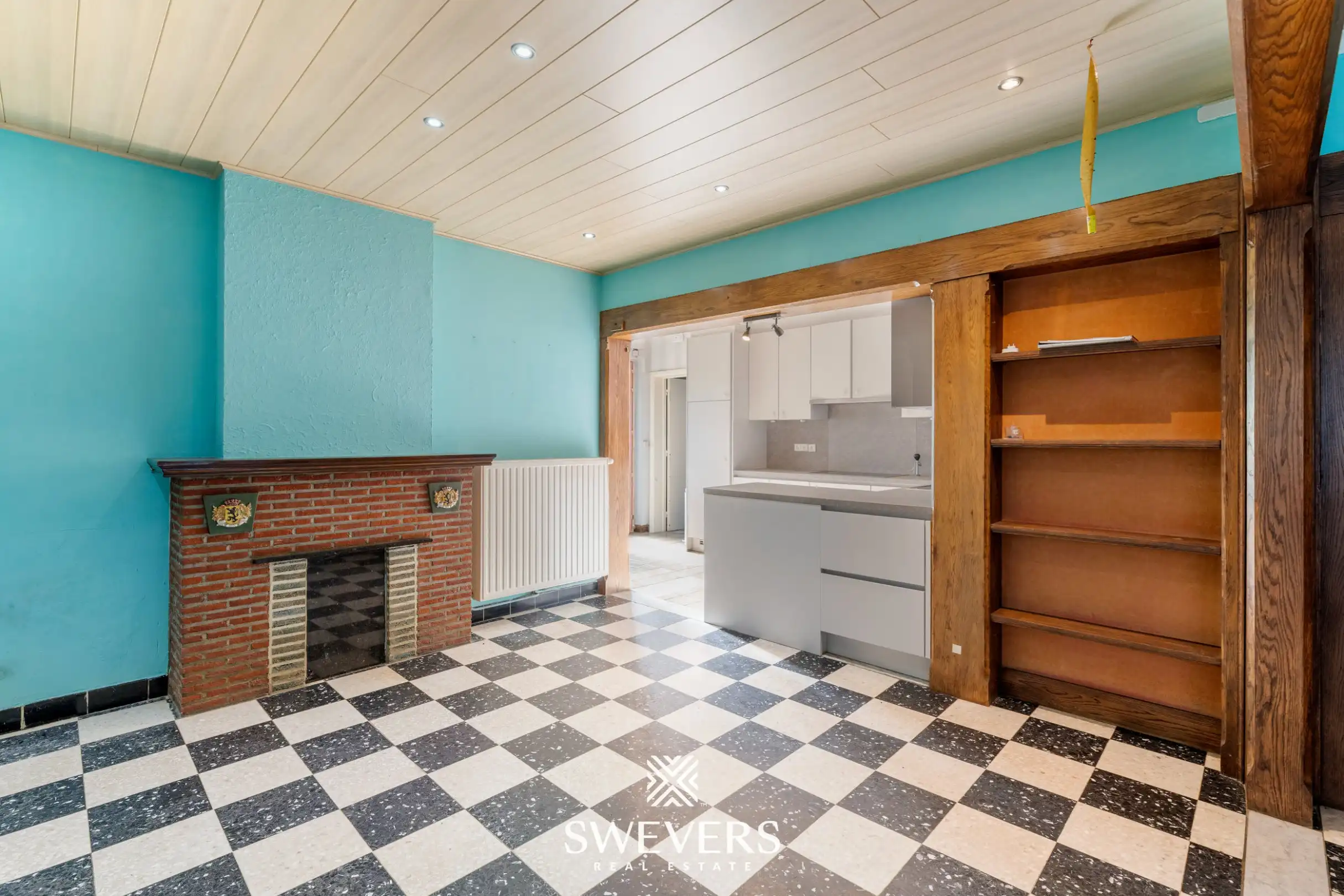 Gelijkvloerse woning met 2 slaapkamers, dubbele garage en een uitzonderlijk groot perceel foto 7