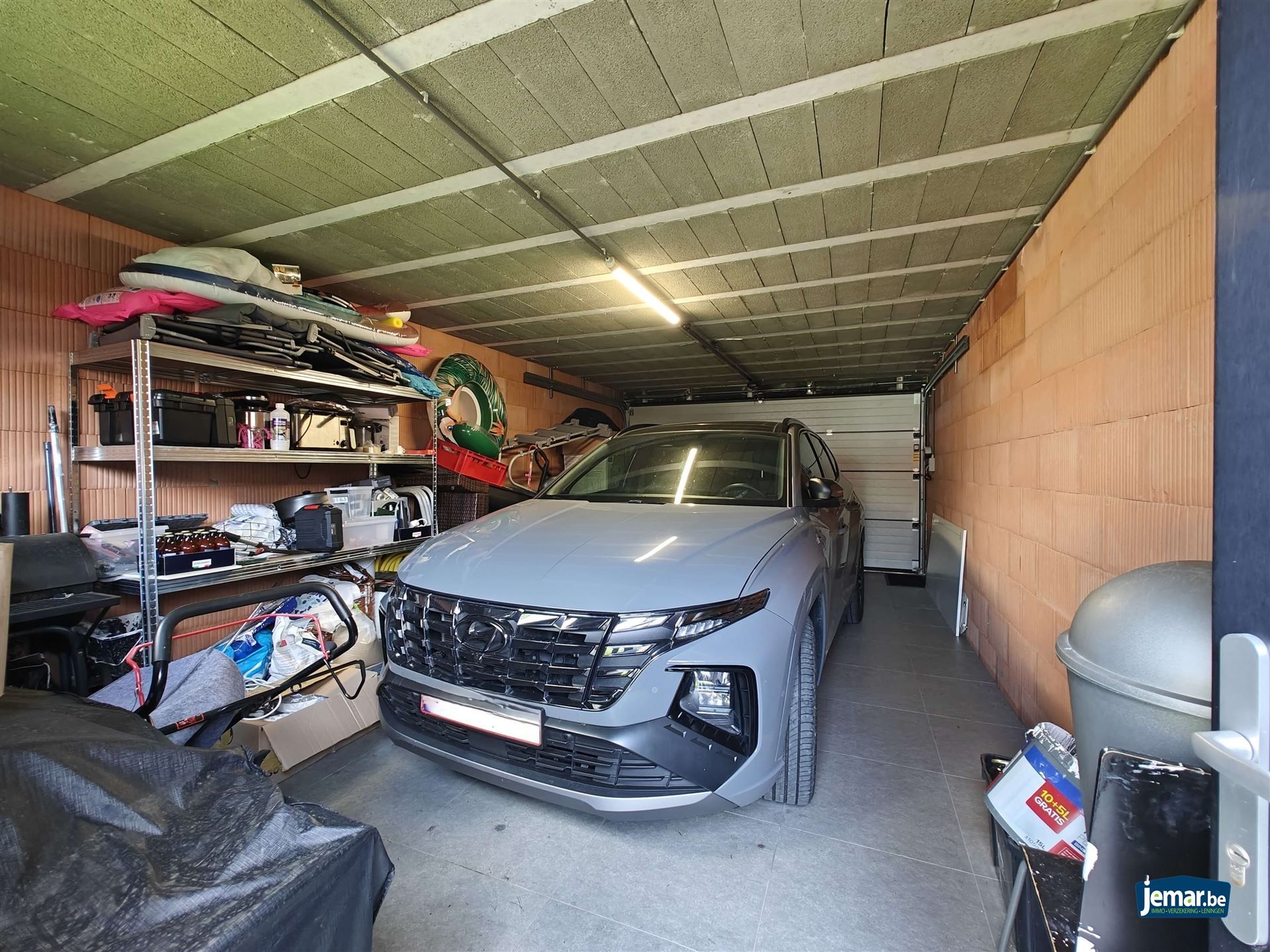 Woning met 5 slaapkamers, 2 badkamers en een grote garage foto 20